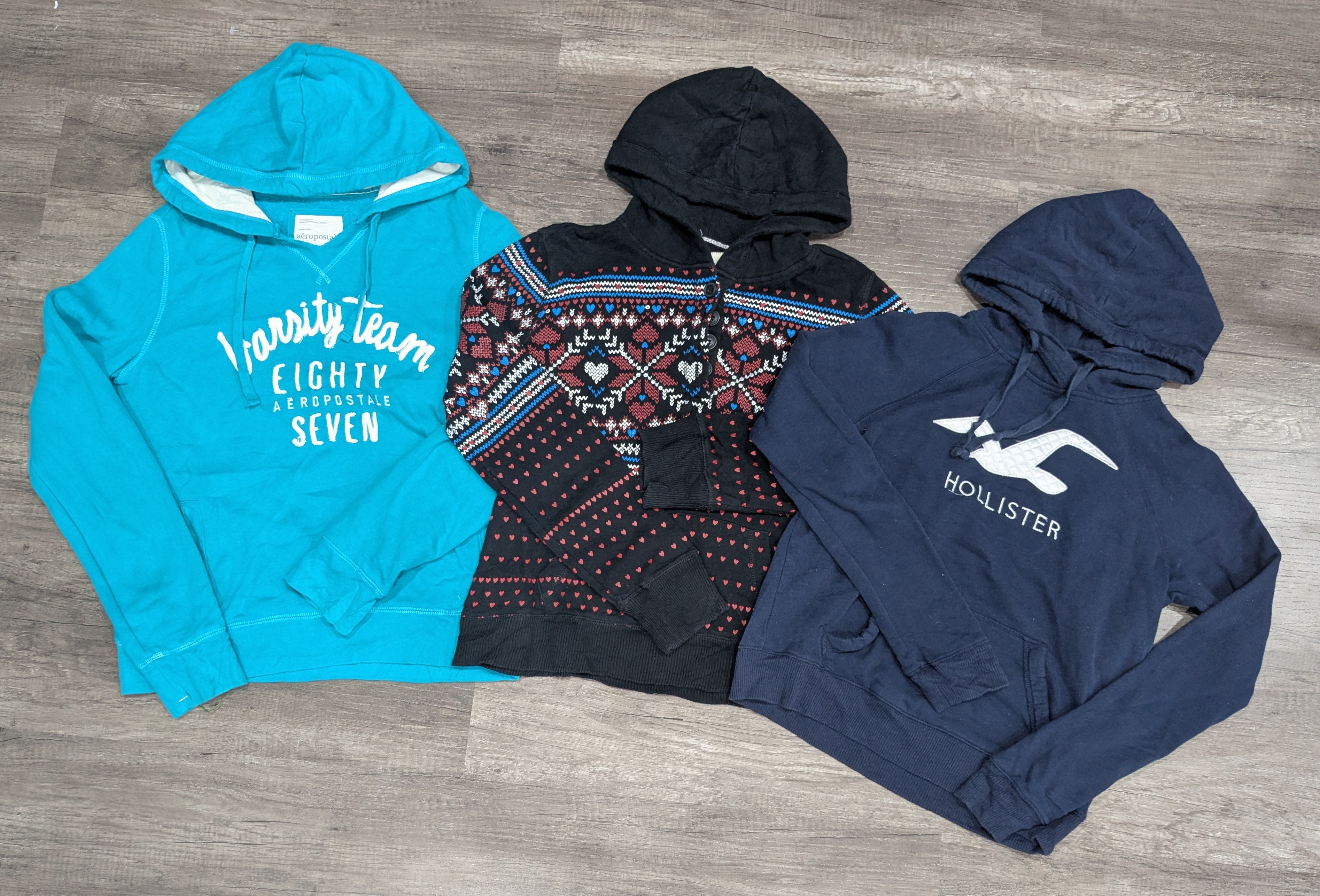 1689 - American Eagle, Hollister, Aeropostale & Abercrombie フーディ