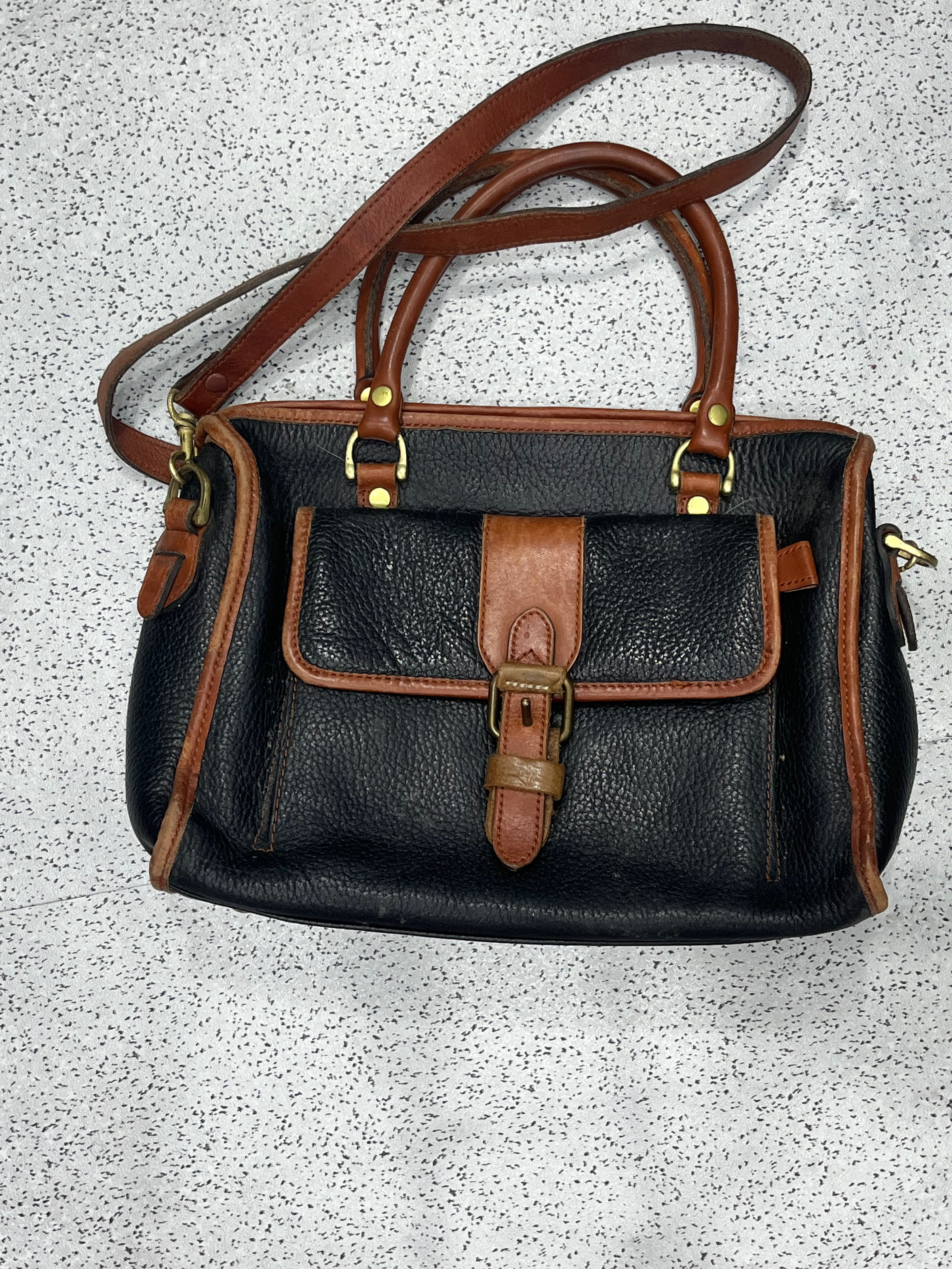 「Dooney Bourke bag」