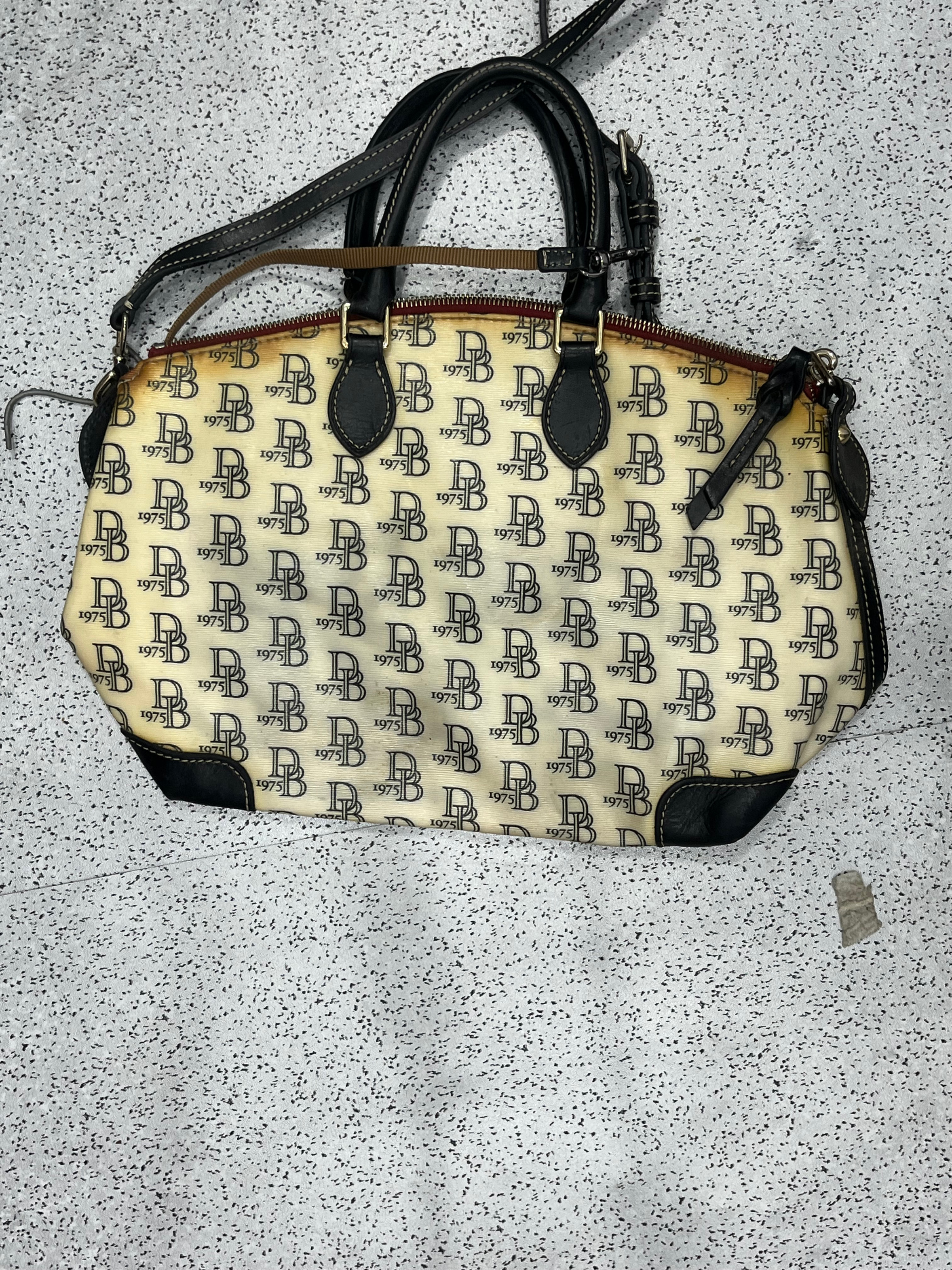 ドゥーニー＆バークのバッグ