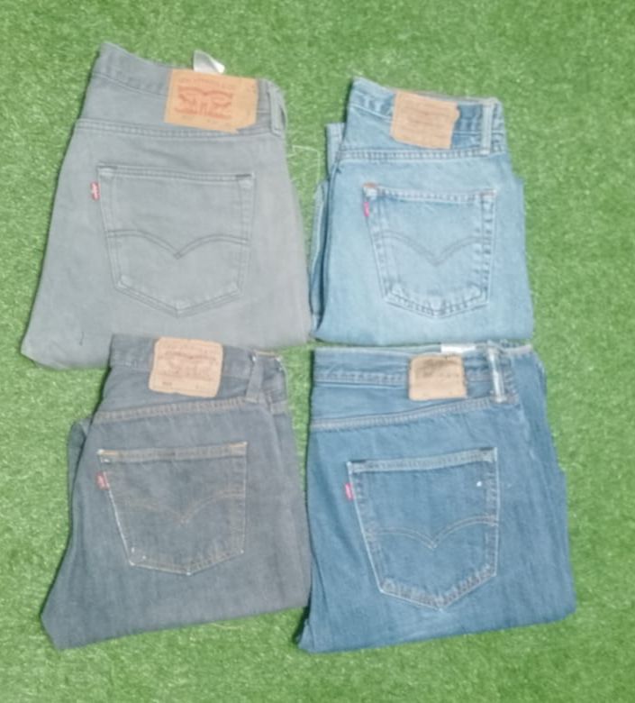 LEVI’S JEANS (MD 1525)