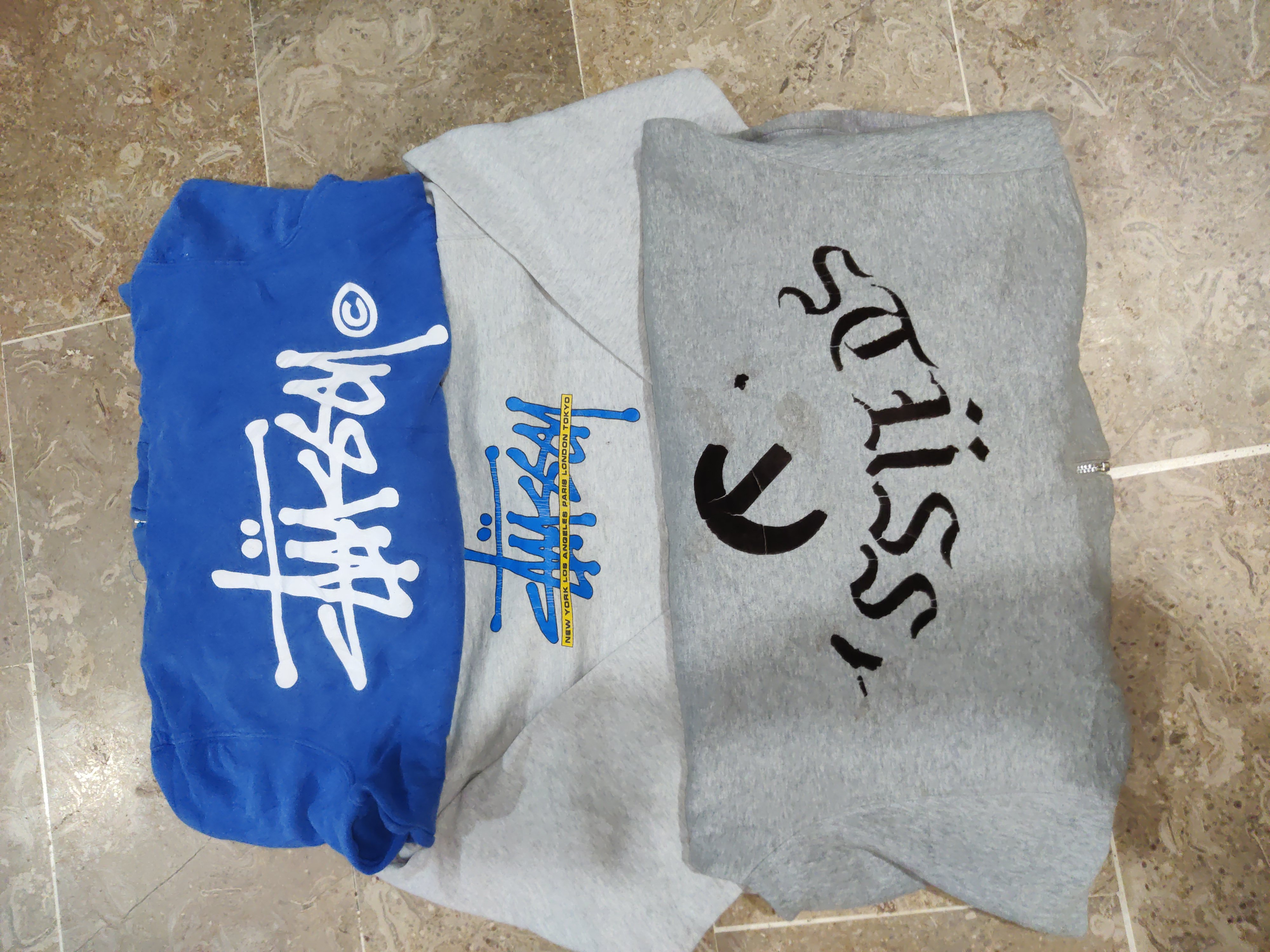 Camiseta de moletom e hoodie Stussy