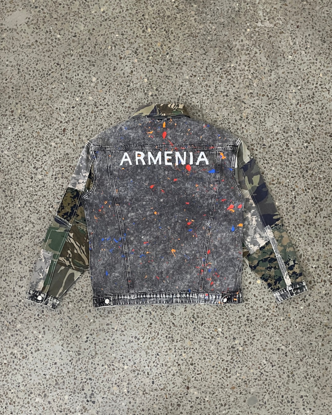 Upcycled Camo Patchwork Denimjacke