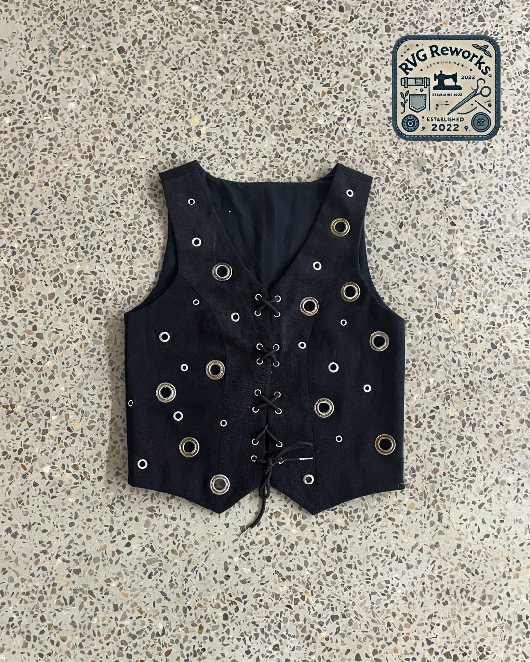 Upcycled Eyelet Schnür-Denim-Weste