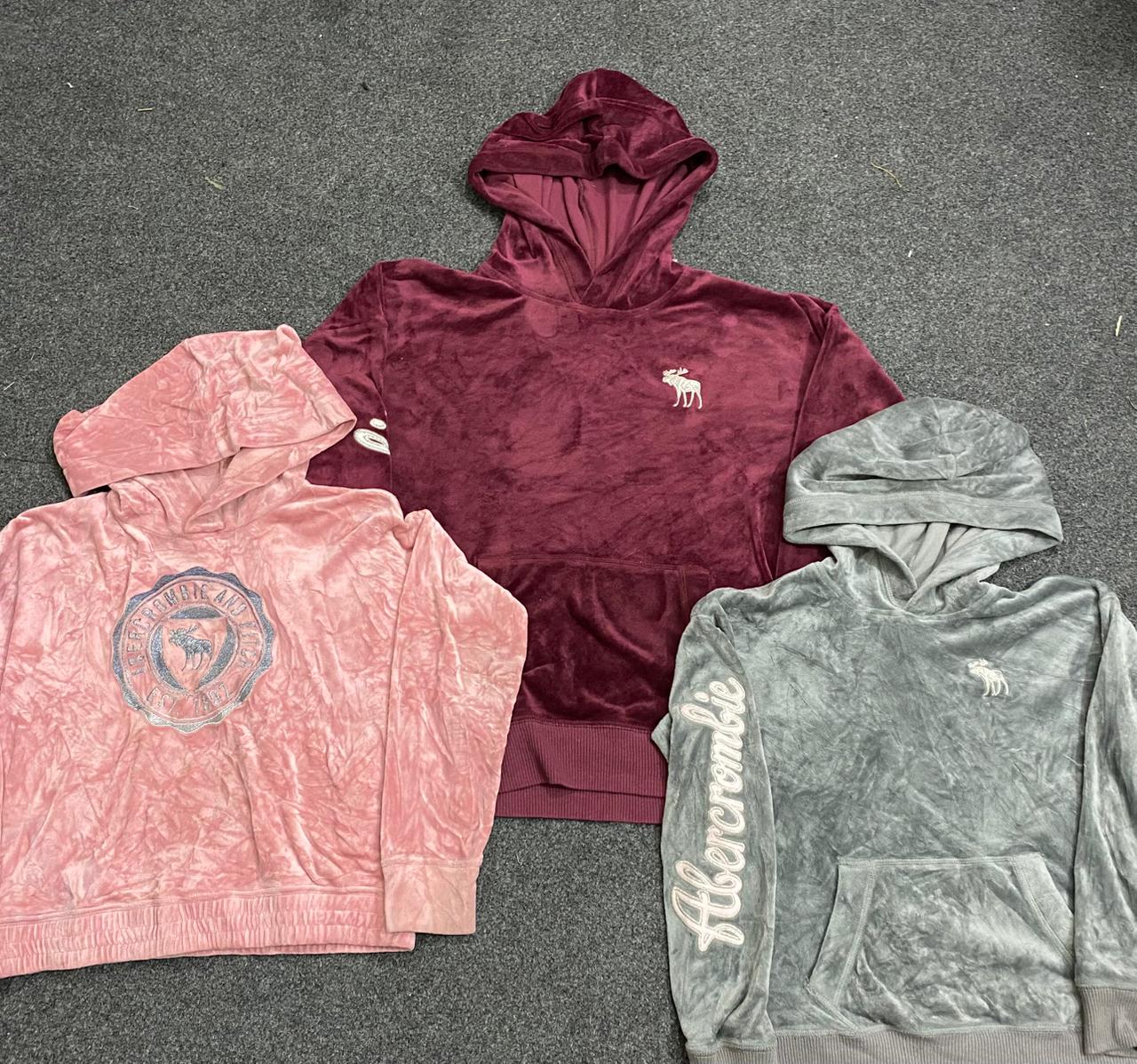 SD 324 -- Abercrombie and Fitch - Hollister Kids H..