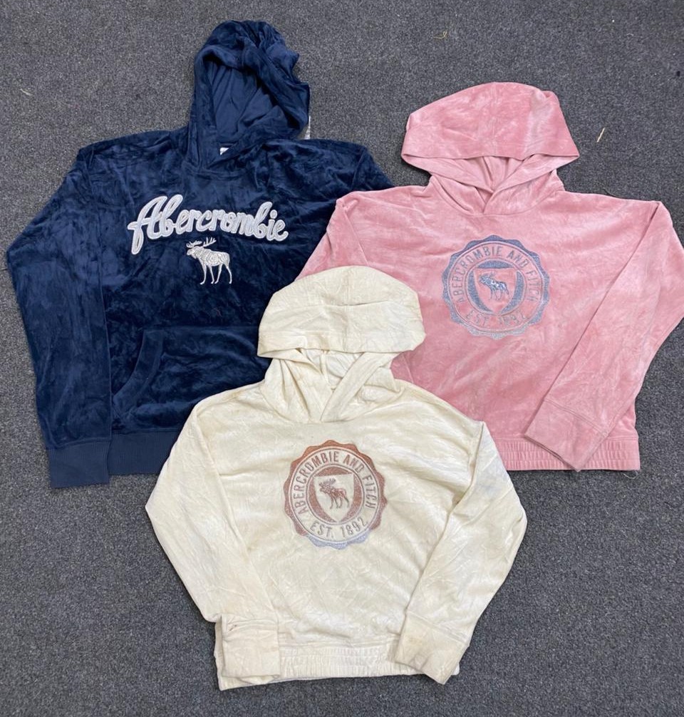 SD 324 -- Abercrombie and Fitch - Hollister Kids フーディ