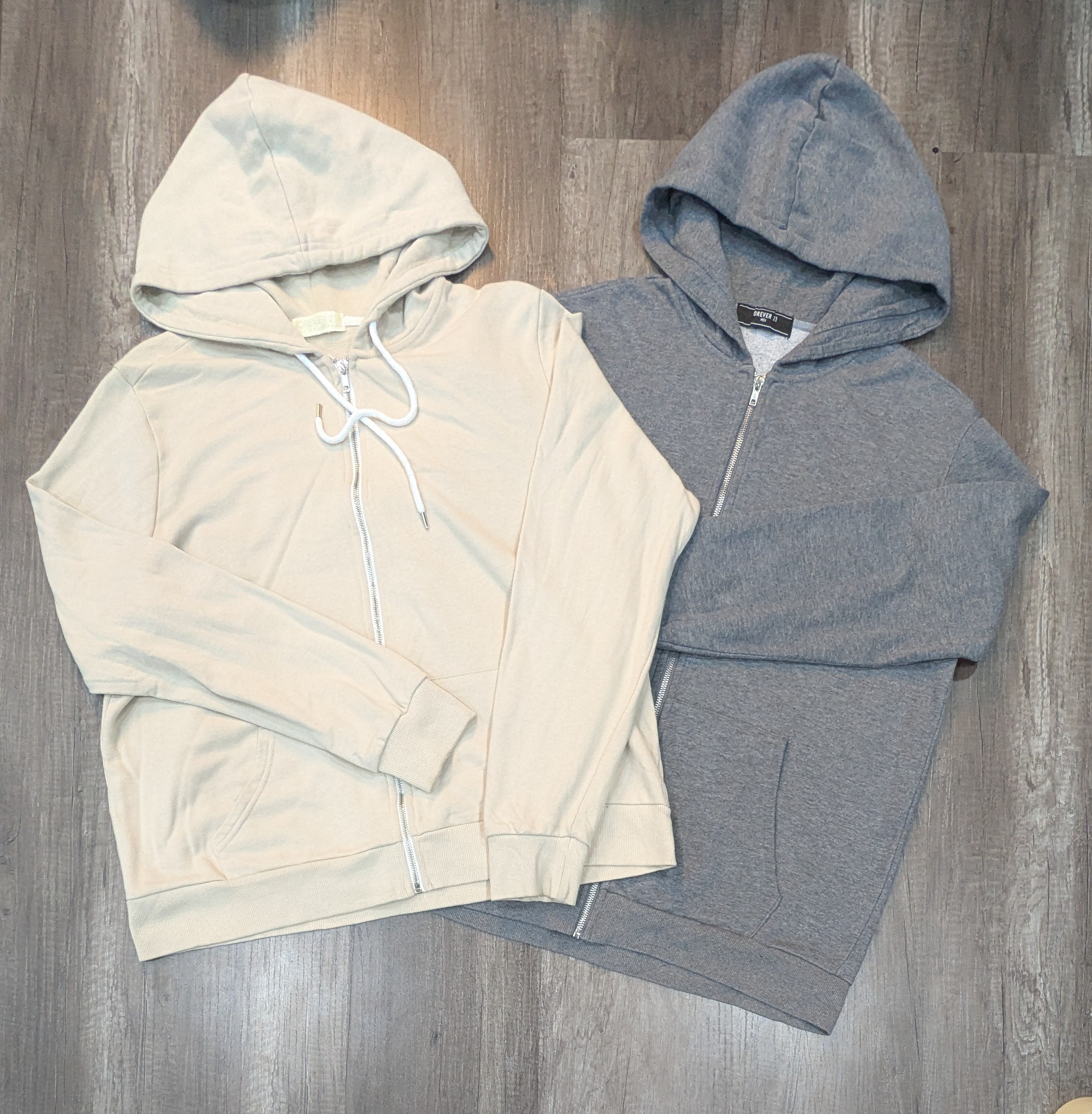 1822 - Zara, H&M, Express, Forever 21 & Banana Republic Freizeit- & Reißverschluss-Hoodies