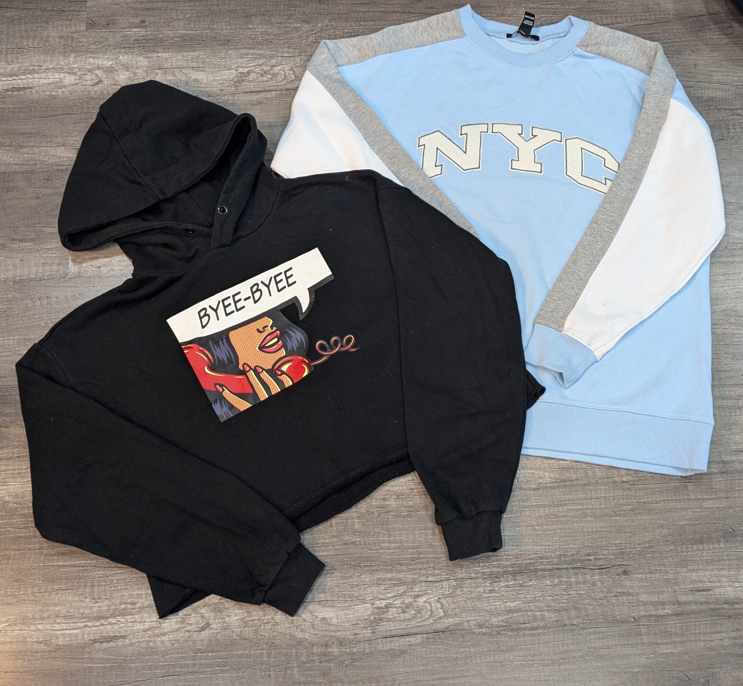 1832 - Forever 21 Hoodies, Turtle neck & Sweatshirts