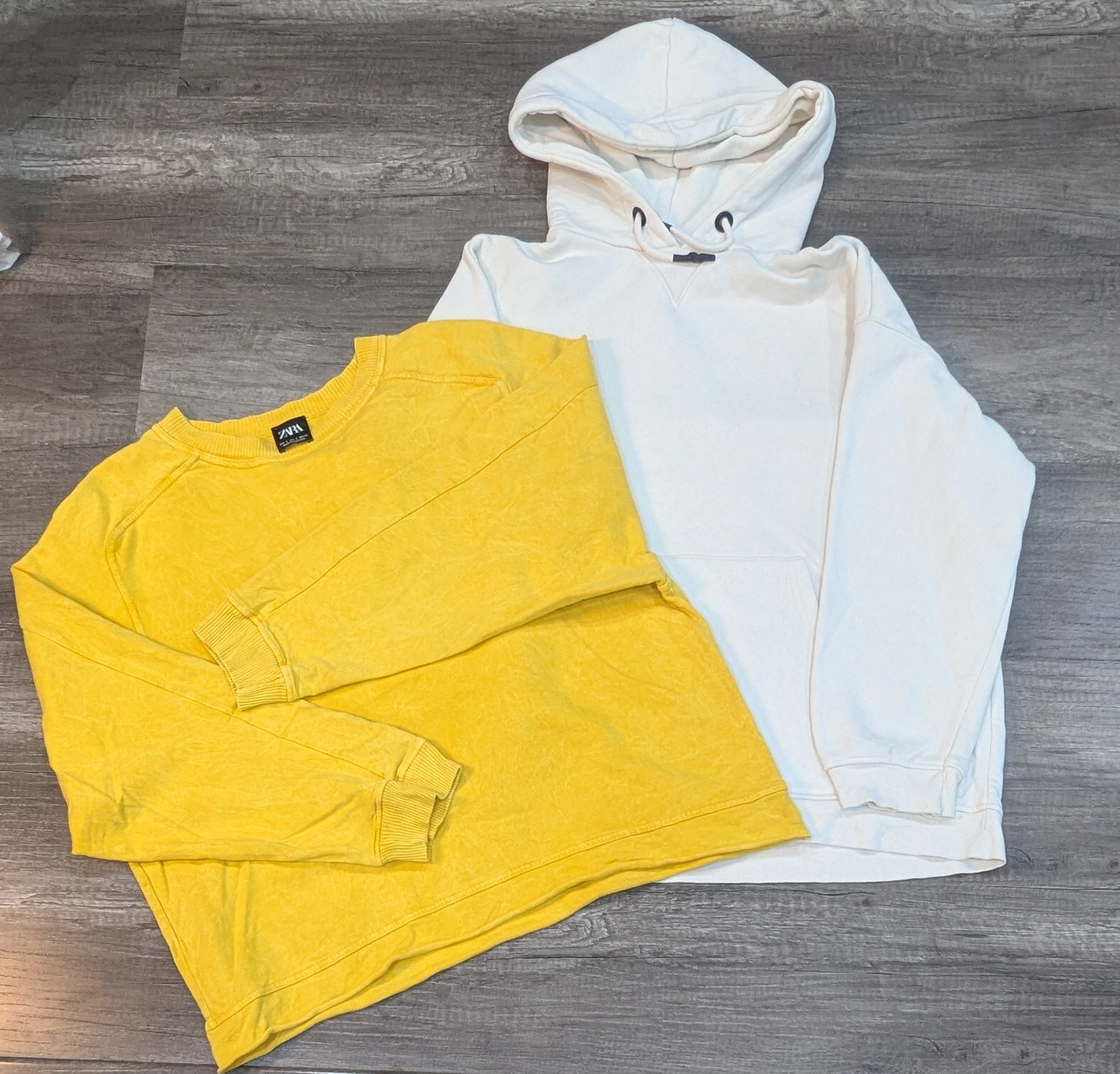 1837 - Zara, Forever 21, Banana Republic,H&M & Divided Hoodies & Sweatshirts