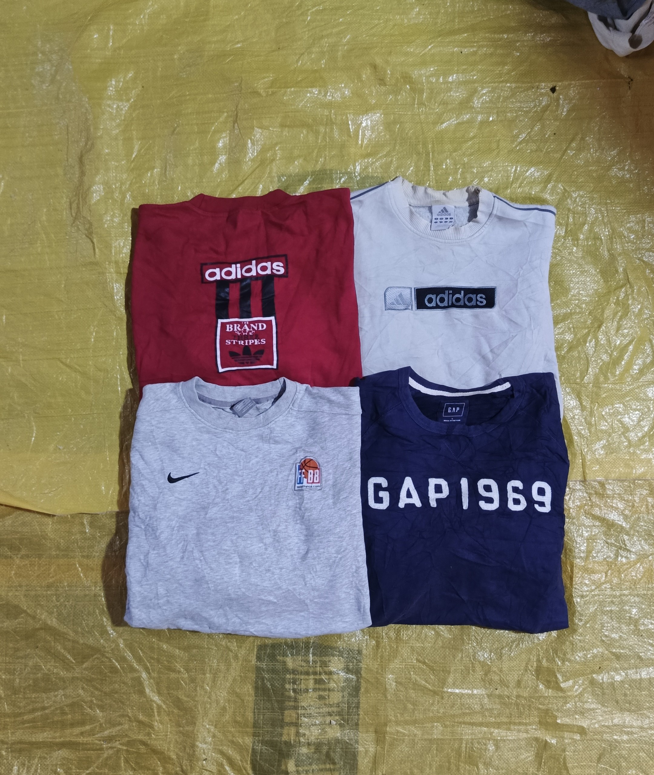 adidasとミックススウェットシャツ