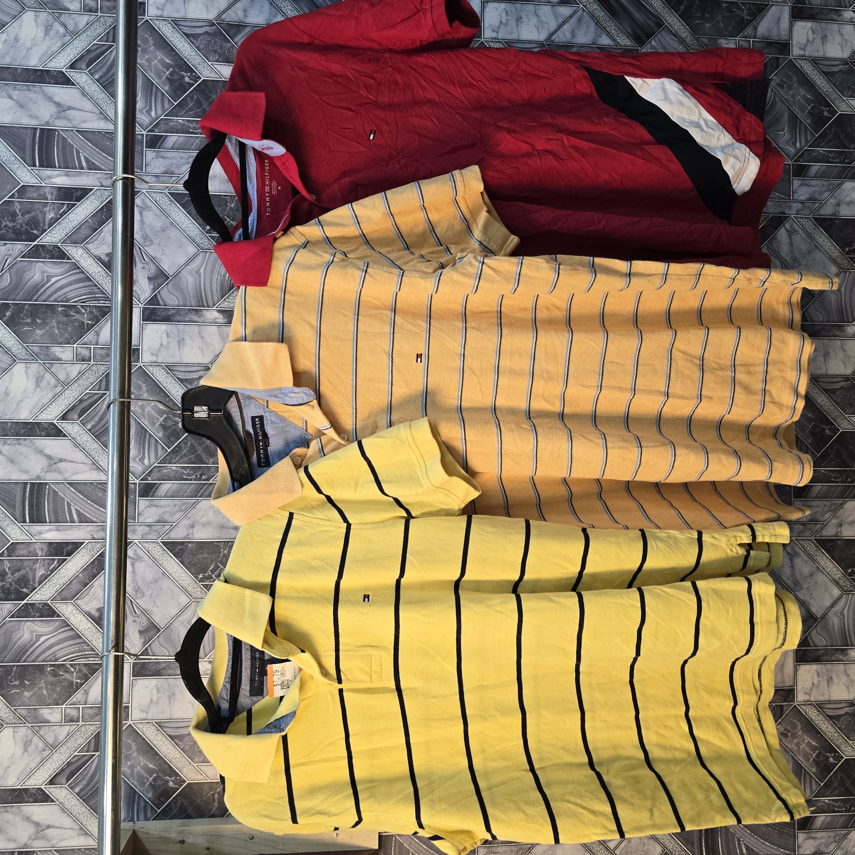 AV-0691 Tommy Hilfiger T-Shirts S/S