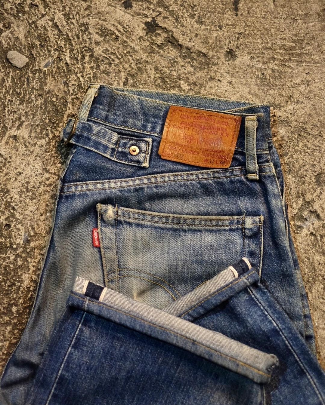 Levi’s Salvadge Authentic Jeans