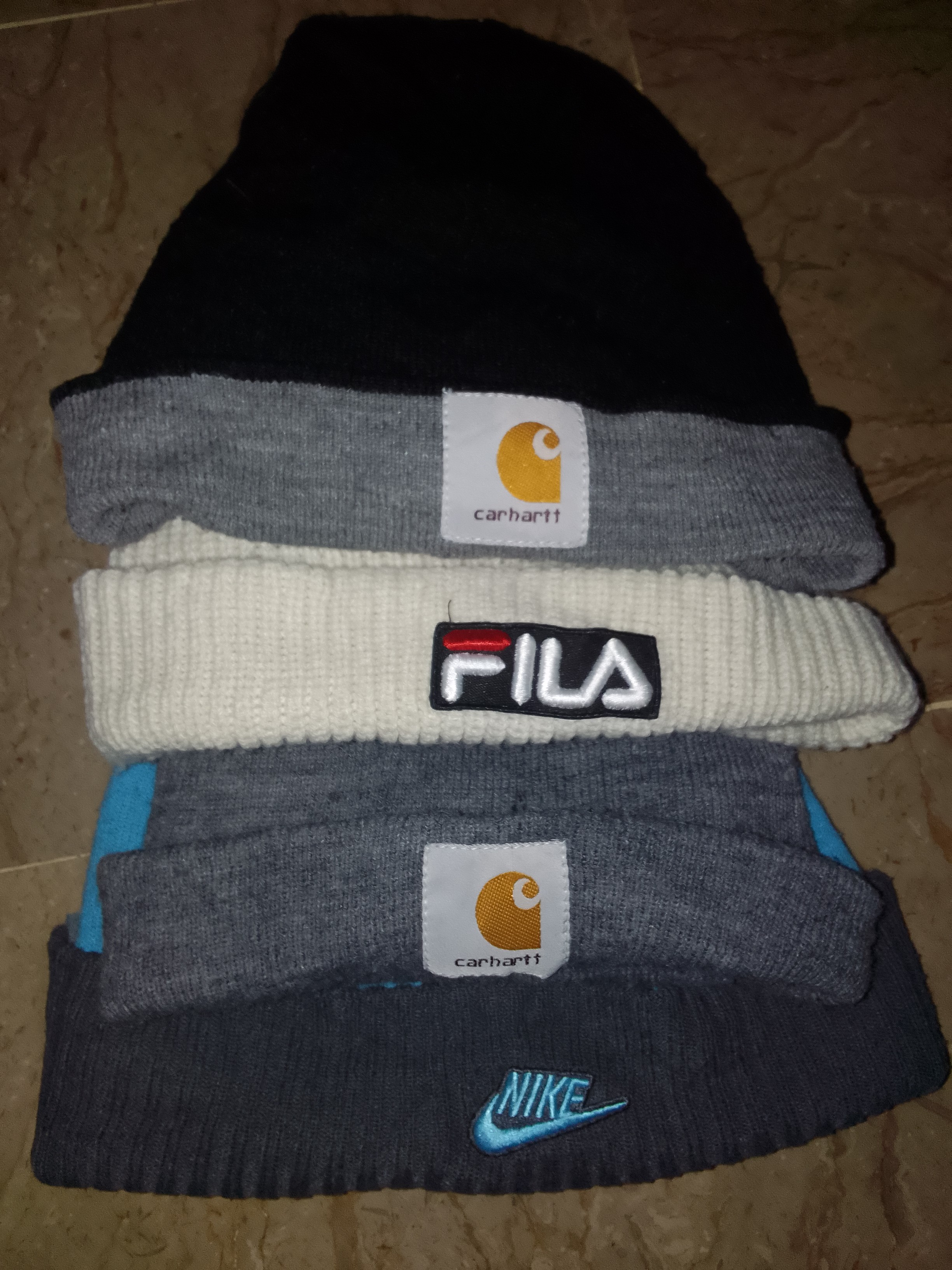 7 PCs Carhartt Nike and mixed brands beanie