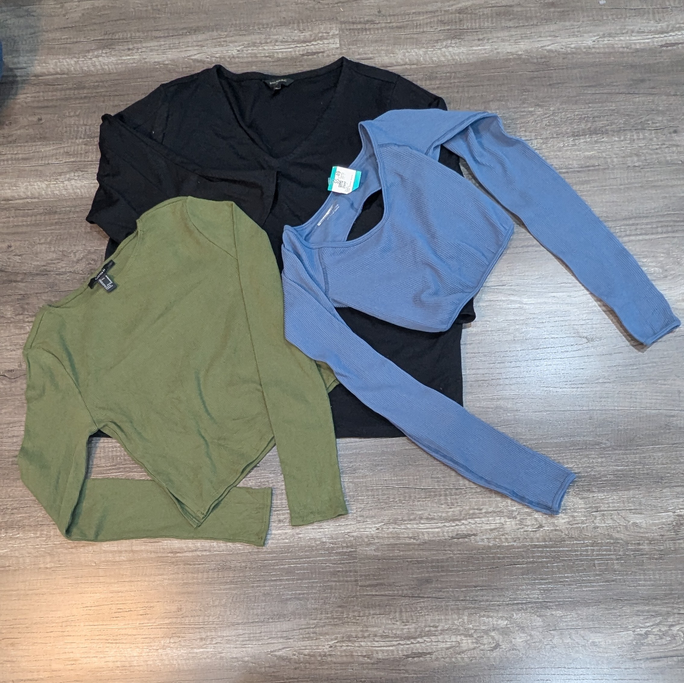 1903 - Express, Banana Republic, Nautica, Divided, Forever 21, Zara & H&M T-Shirts, Hoodies & Tank Top