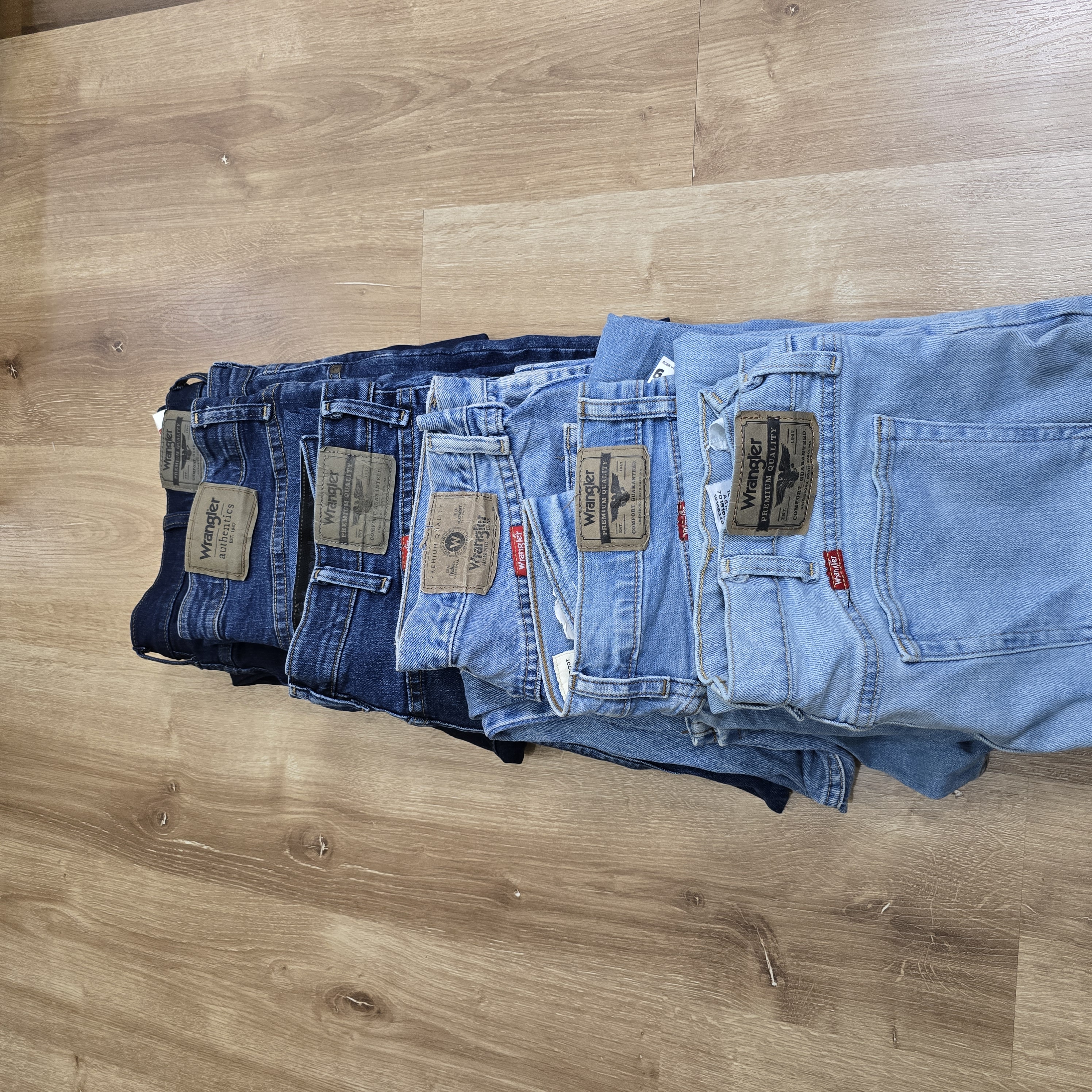 AV-0585 Wrangler メンズジーンズ