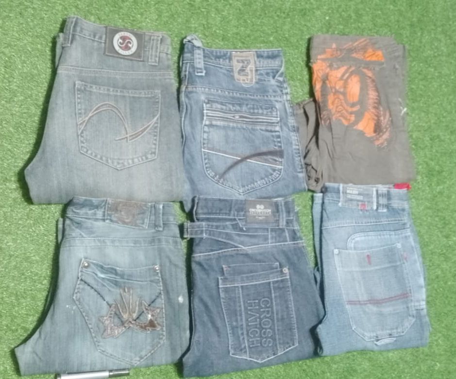 CROSS HATCH AND OTHER MIX BRANDS JEANS