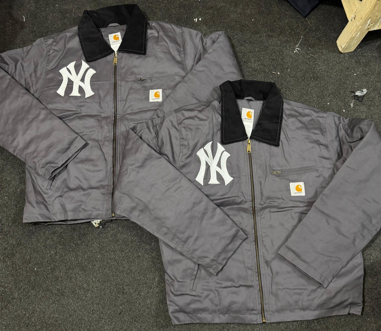「リワークスタイルのCarharttデトロイトジャケット」