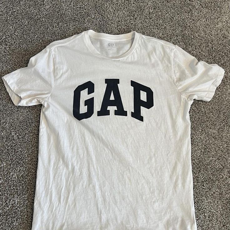 Gap Tシャツ
