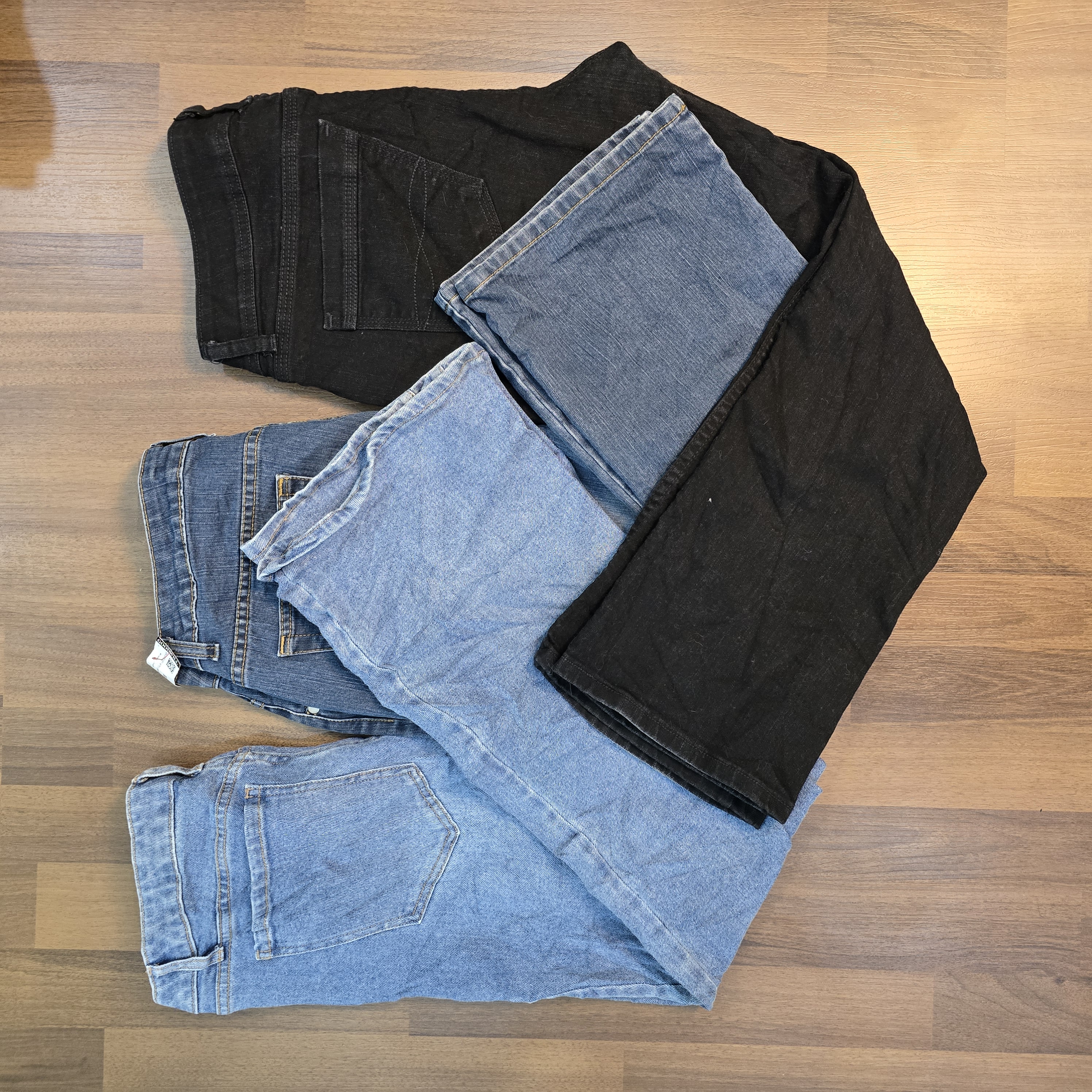 AV-0594 Unbranded Bootcut Jeans