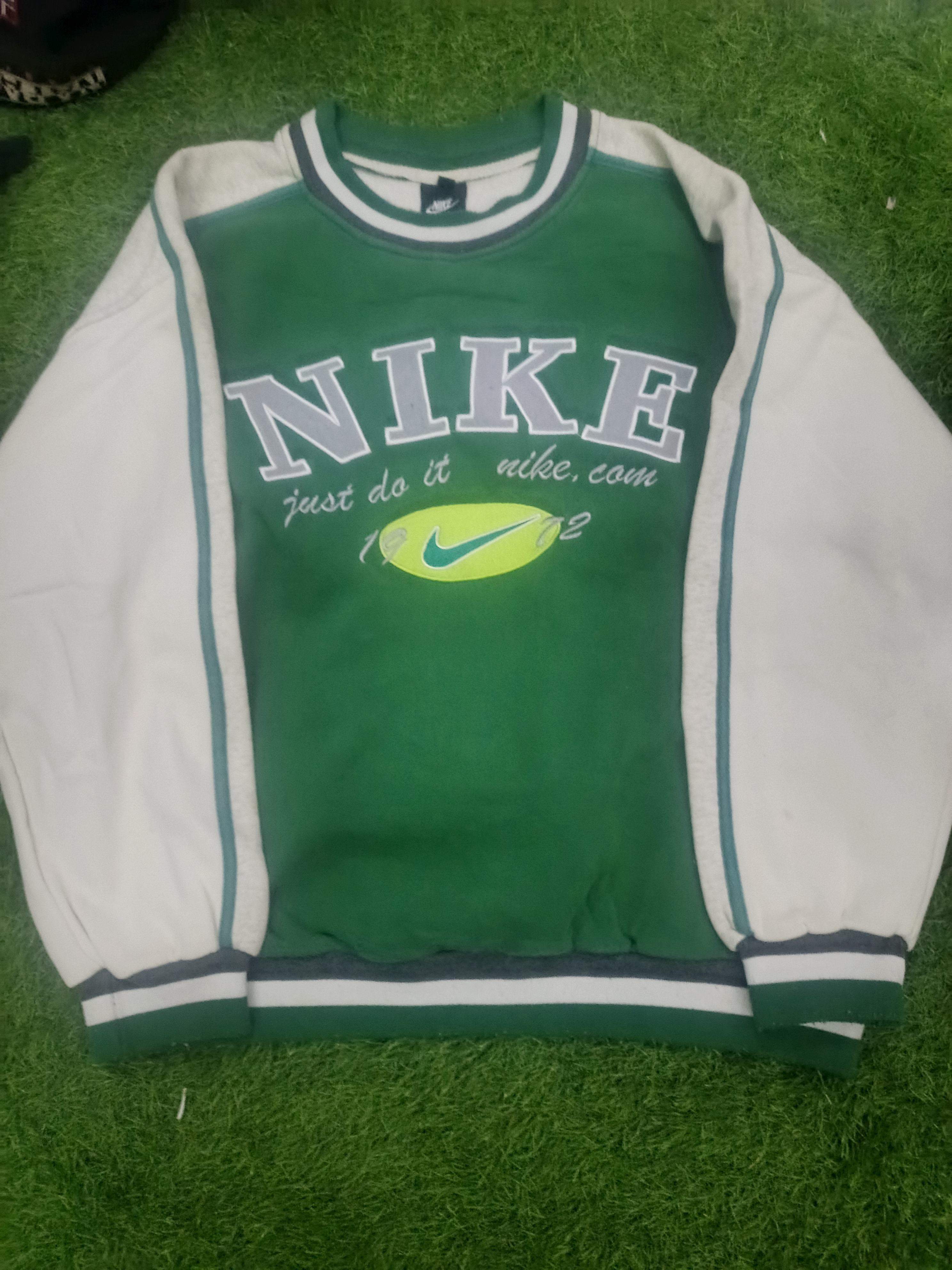 ナイキのスウェットシャツ