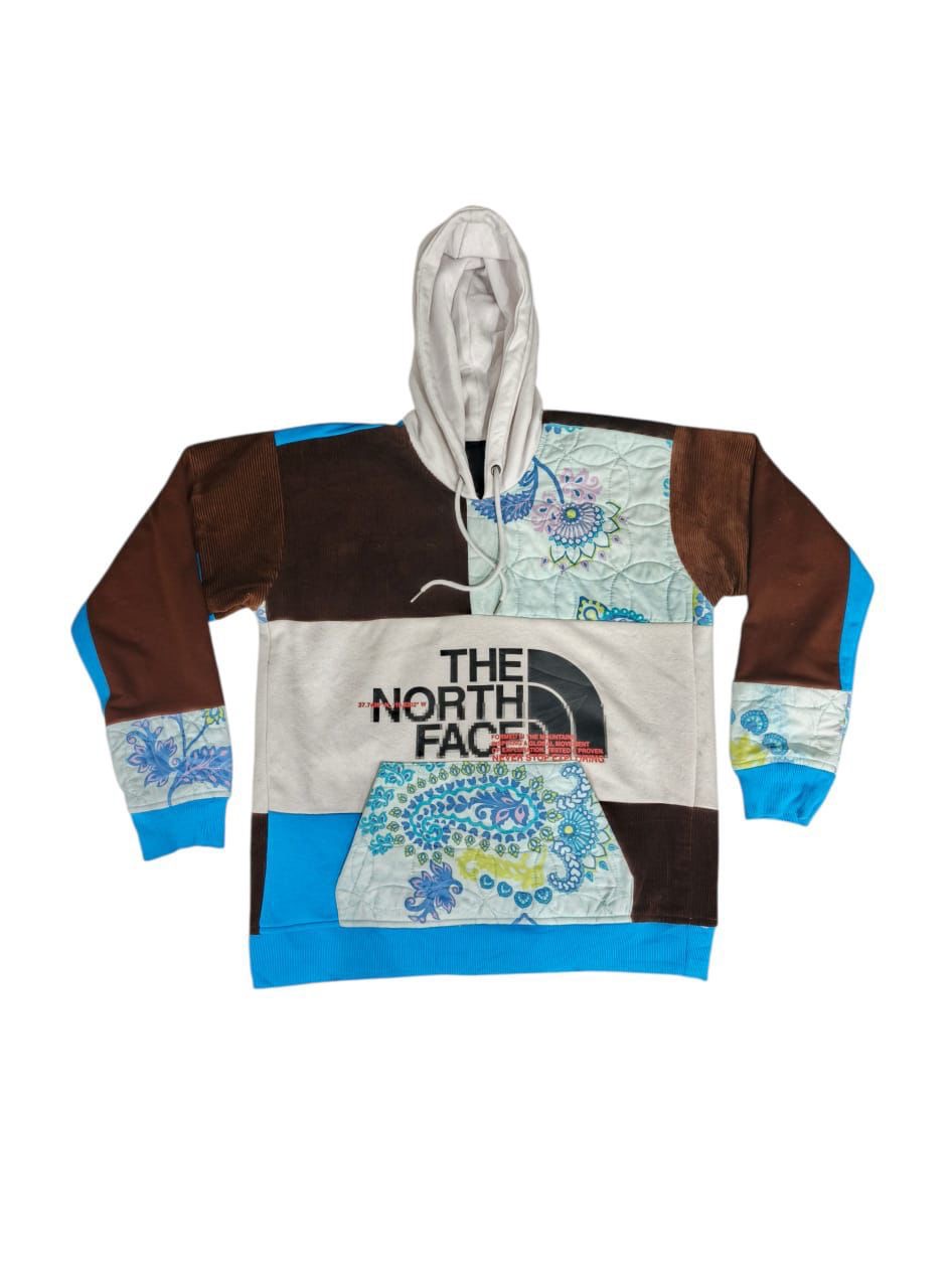 Fs-64 Upcycled Nike Hoodie mit Patchwork