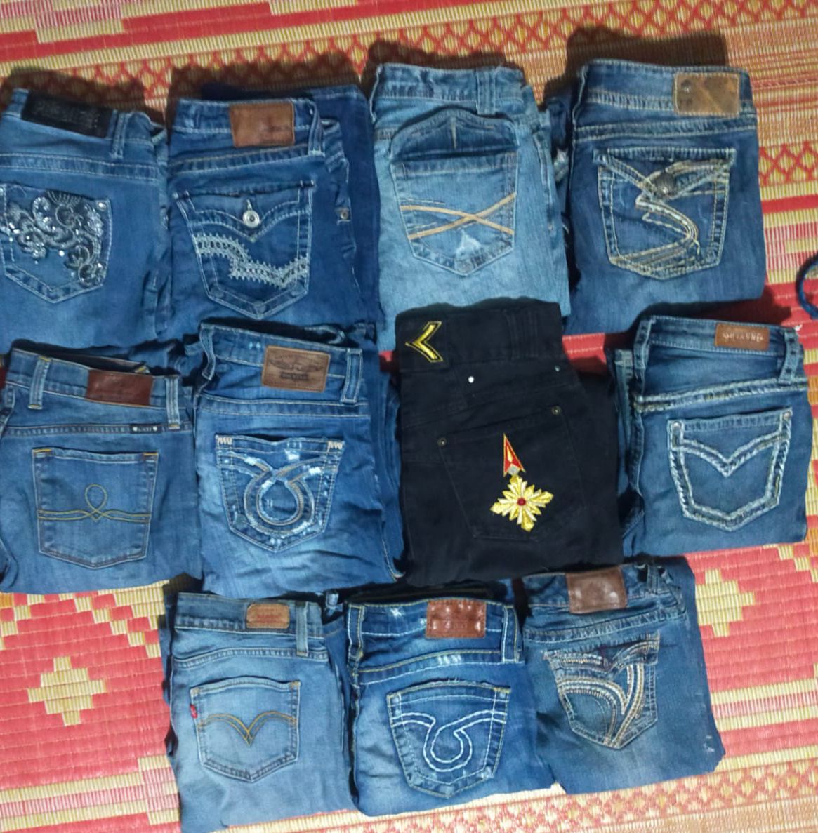 SILVER  AND OTHER MIX BRANDS JEANS (235)