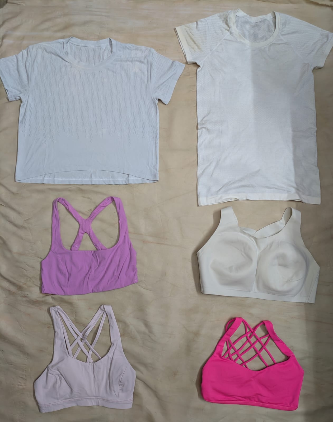 Lululemon Mix T-shirt and bras