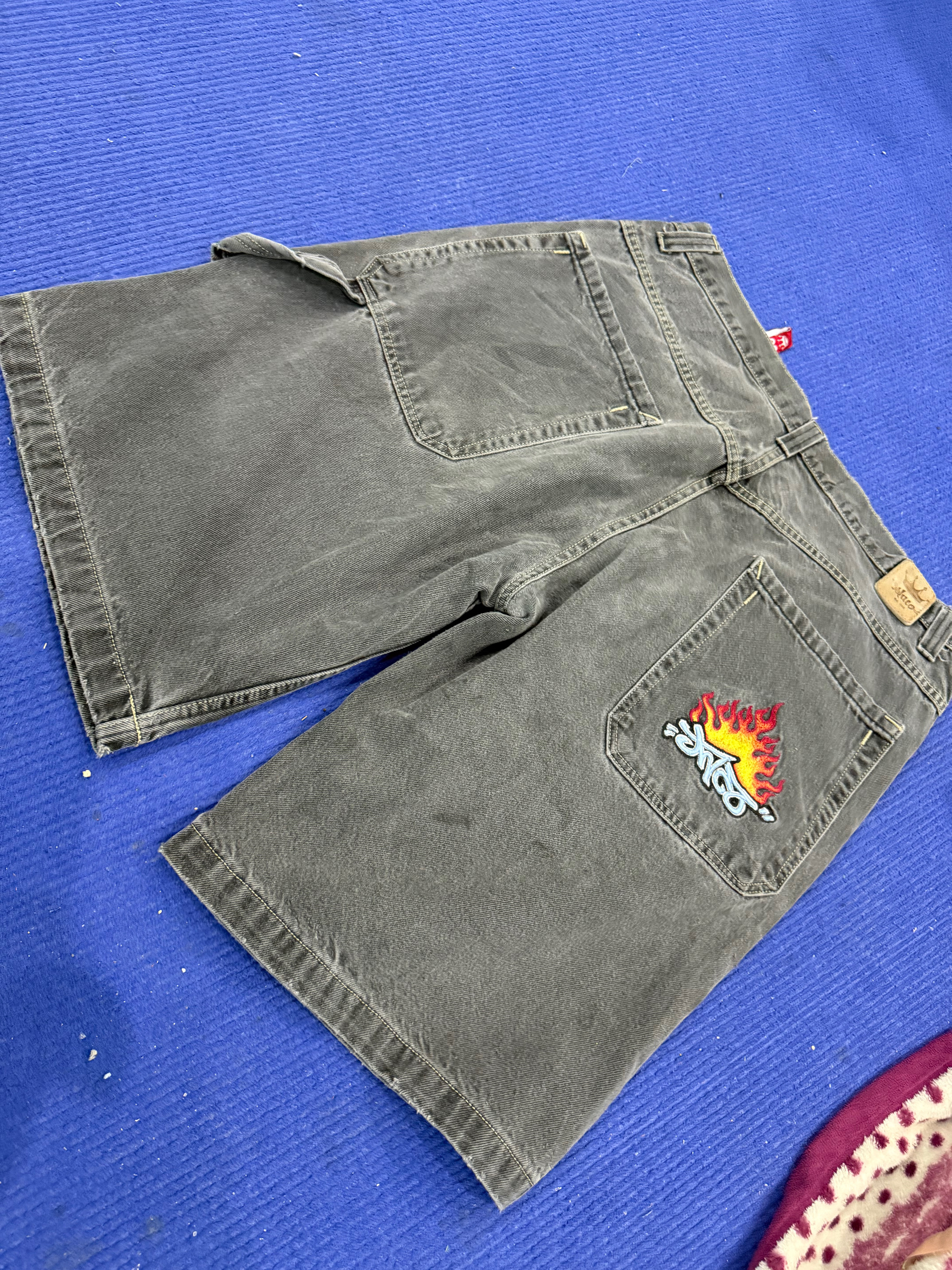 JNCO jorts