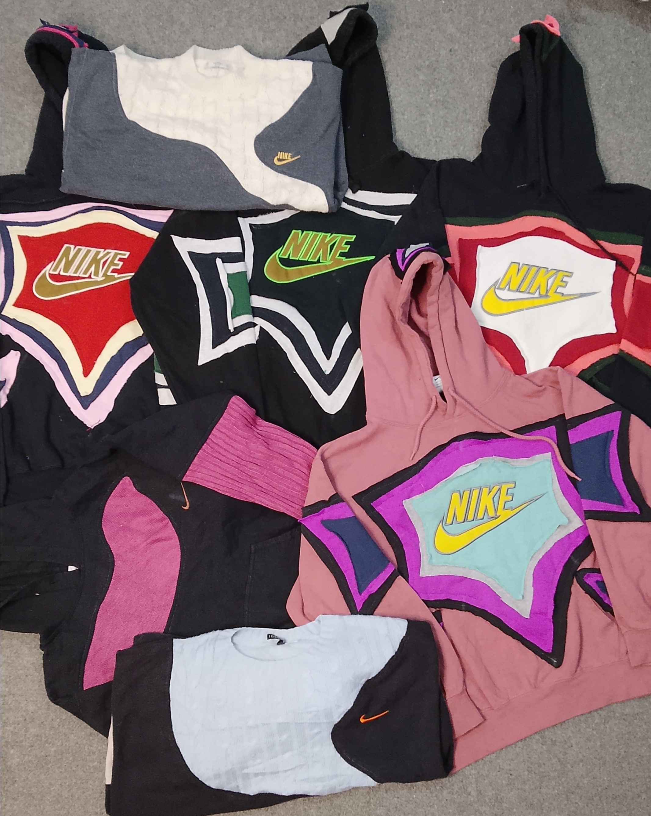 ナイキ リワークスタイル マルチカラー スウェットシャツとフーディ