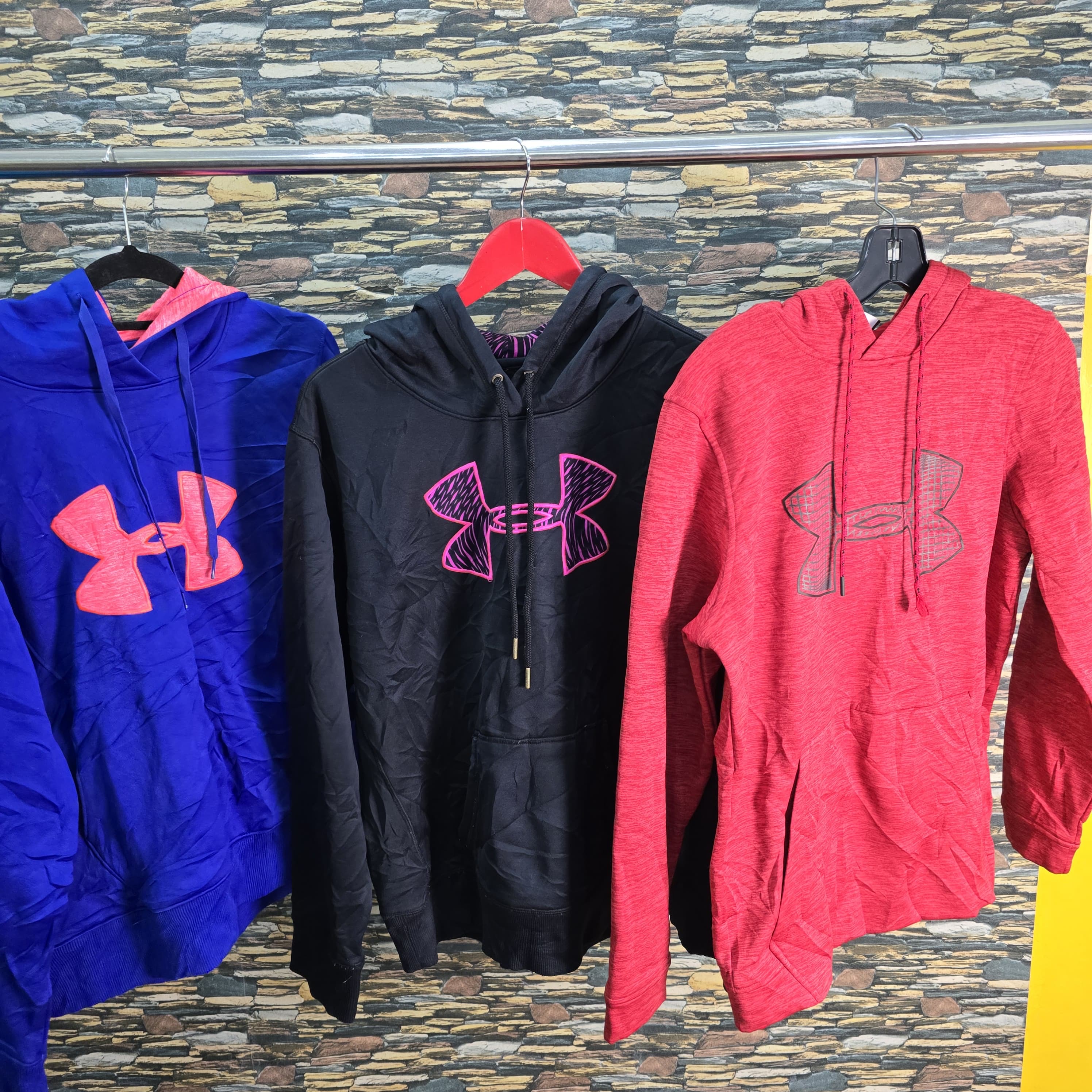 AV-0649 Under Armour Hoodies