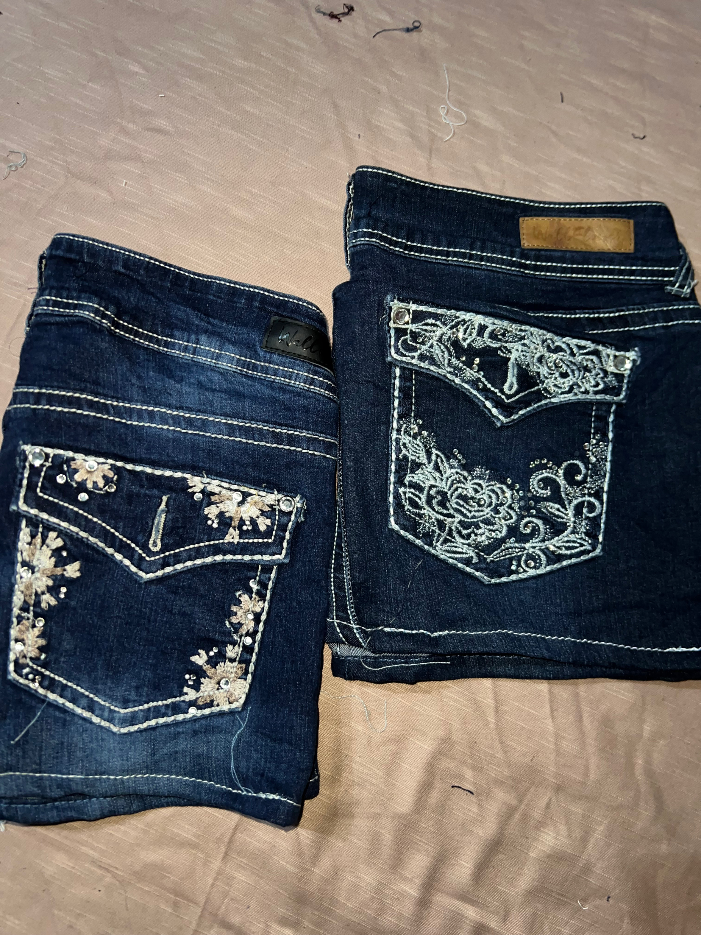 Jupes mini Wallflower et autres marques /053