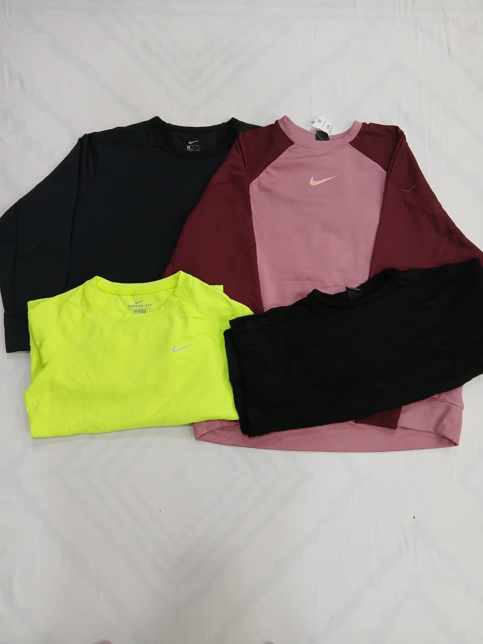 ZV1496 Nike トラック スウェットシャツ