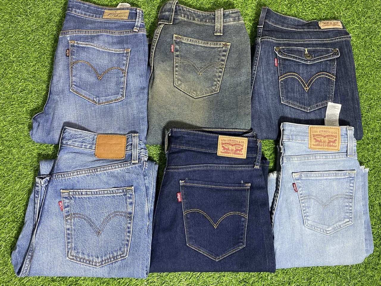 Levis Bootcut Jeans