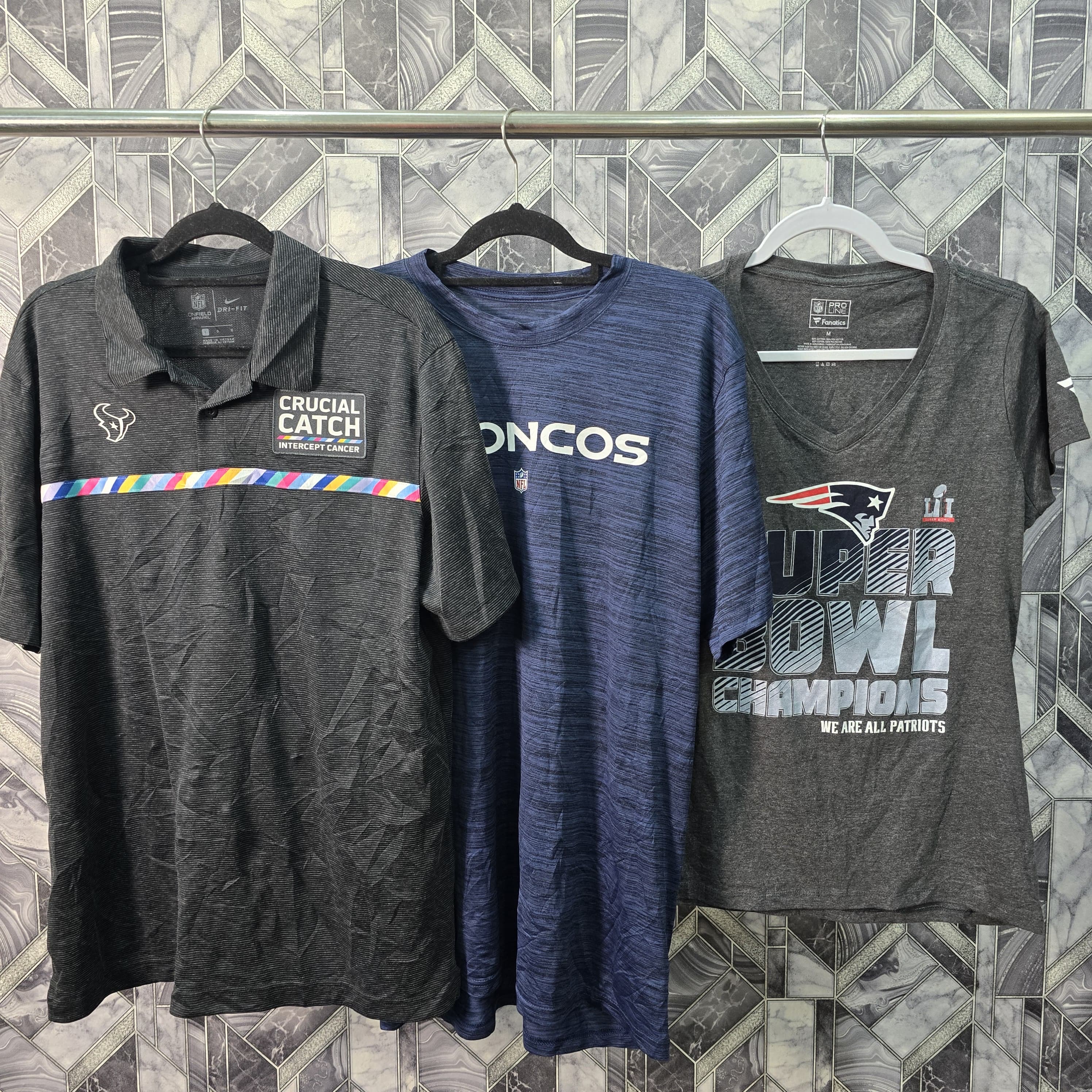 AV-0657 NFL T-Shirts