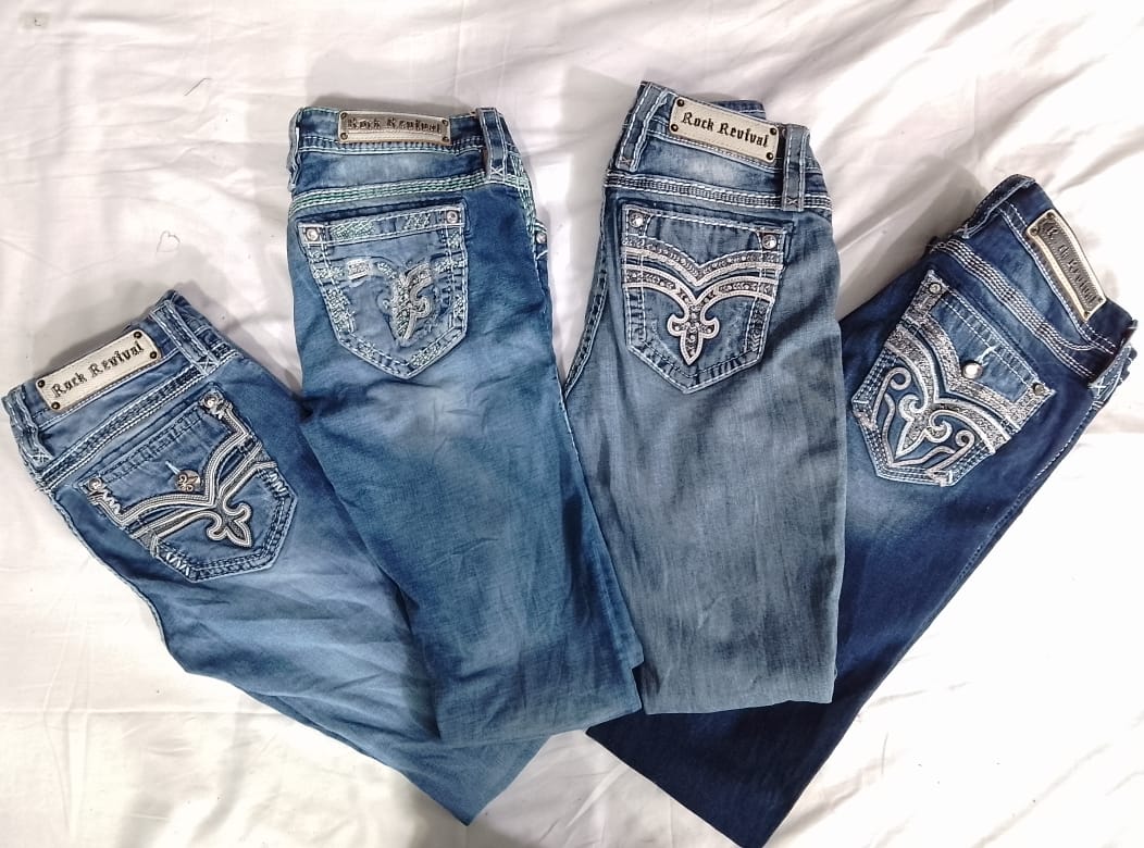 CR5933  Rock Revival Flare / Straight Jeans