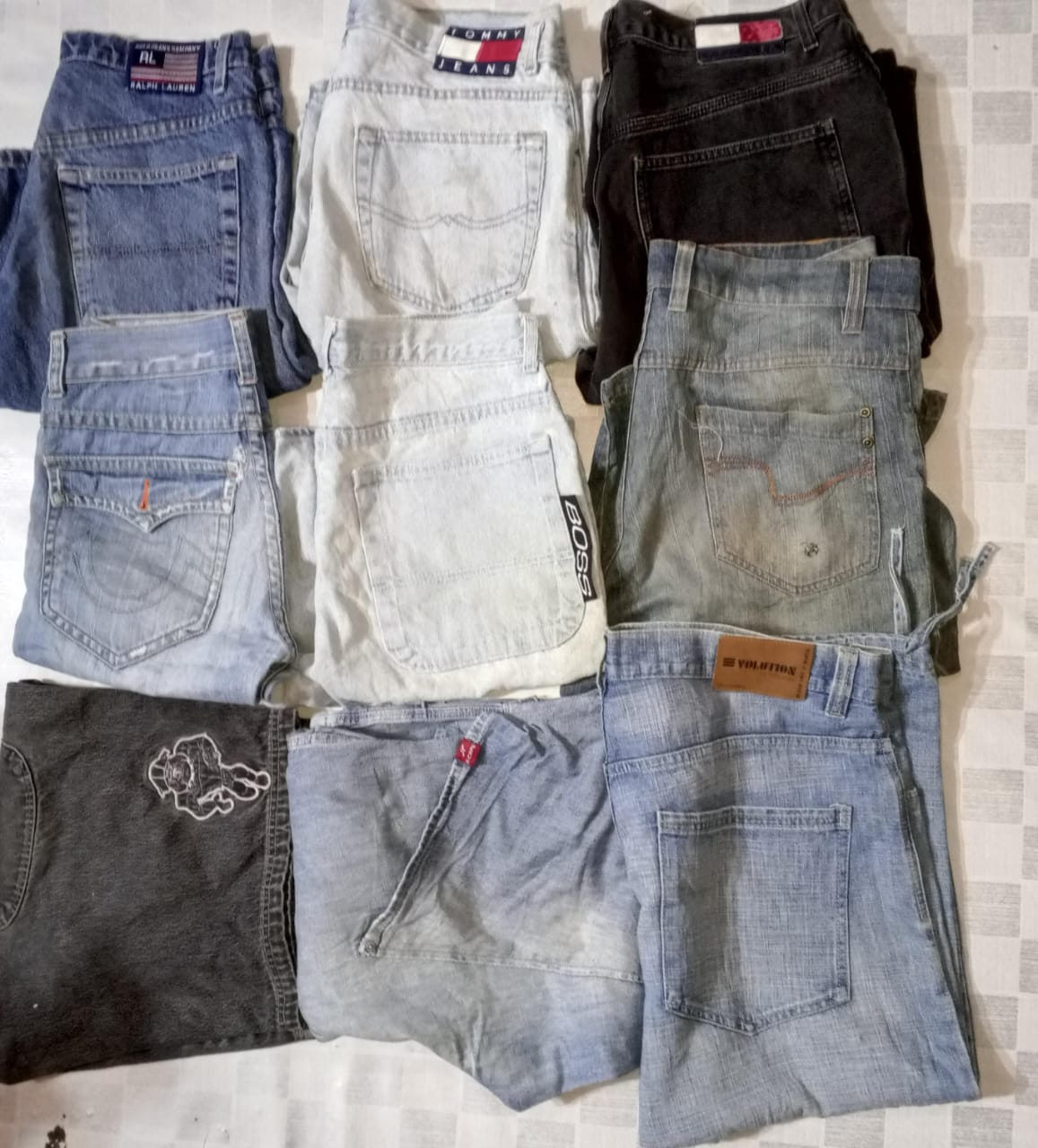 TRUE RELIGION AND OTHER BRAND SHORTS(MR733)
