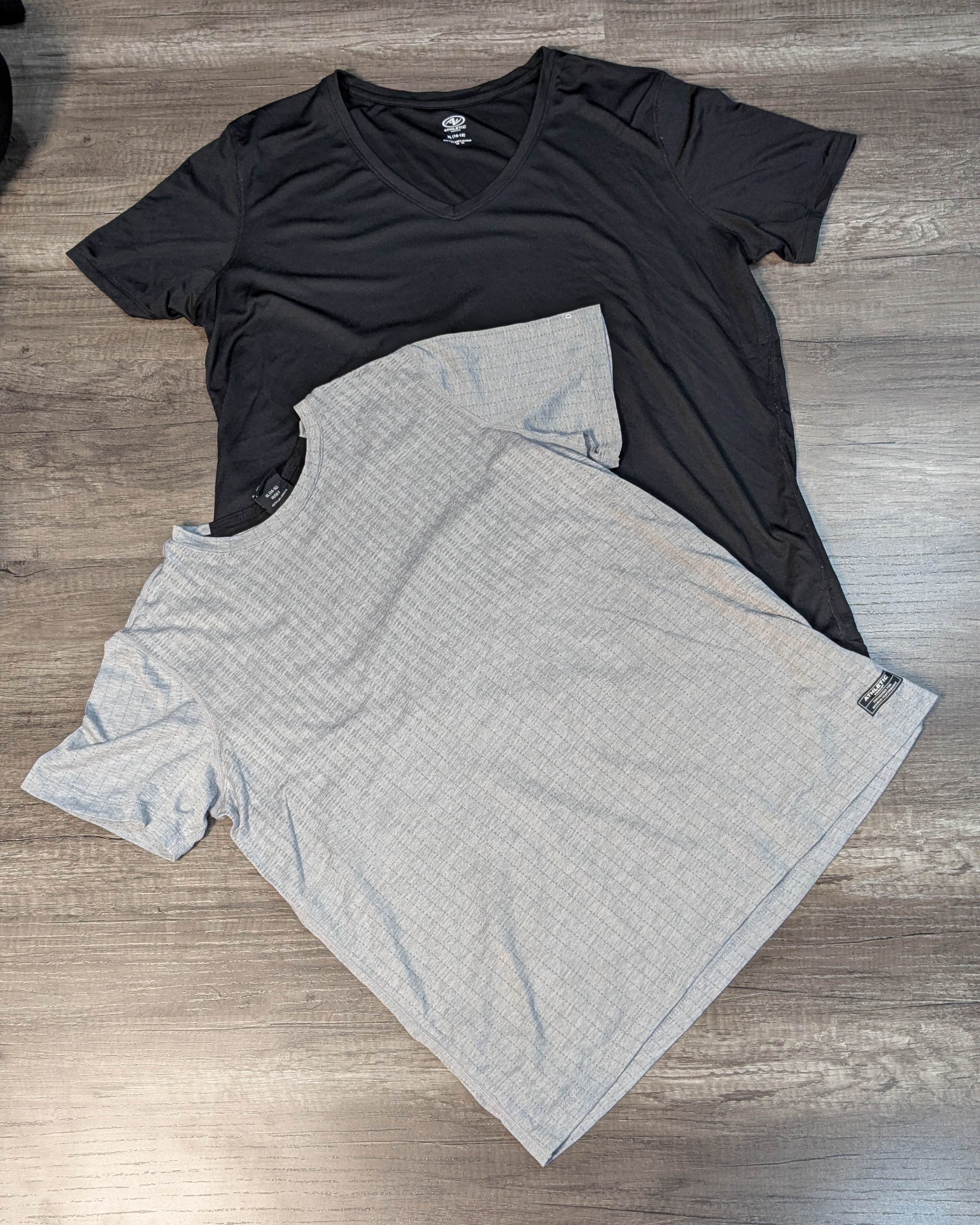 3103 - Athletische T-Shirts mit langen und kurzen ..