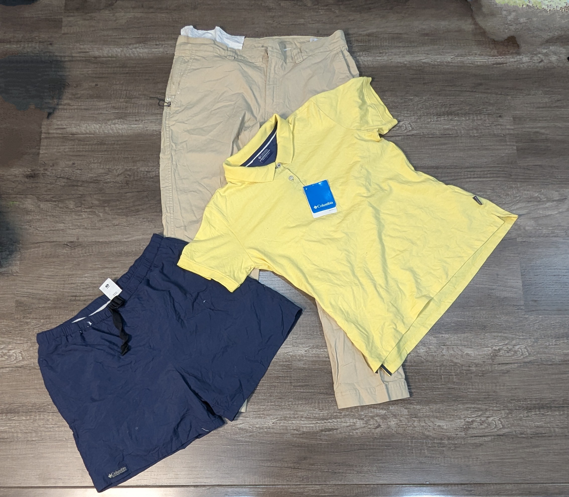 3108 - Columbia,The North Face Halbarm-T-Shirts, Voll- und Halbarmhemden, Shorts und Baumwolljeans