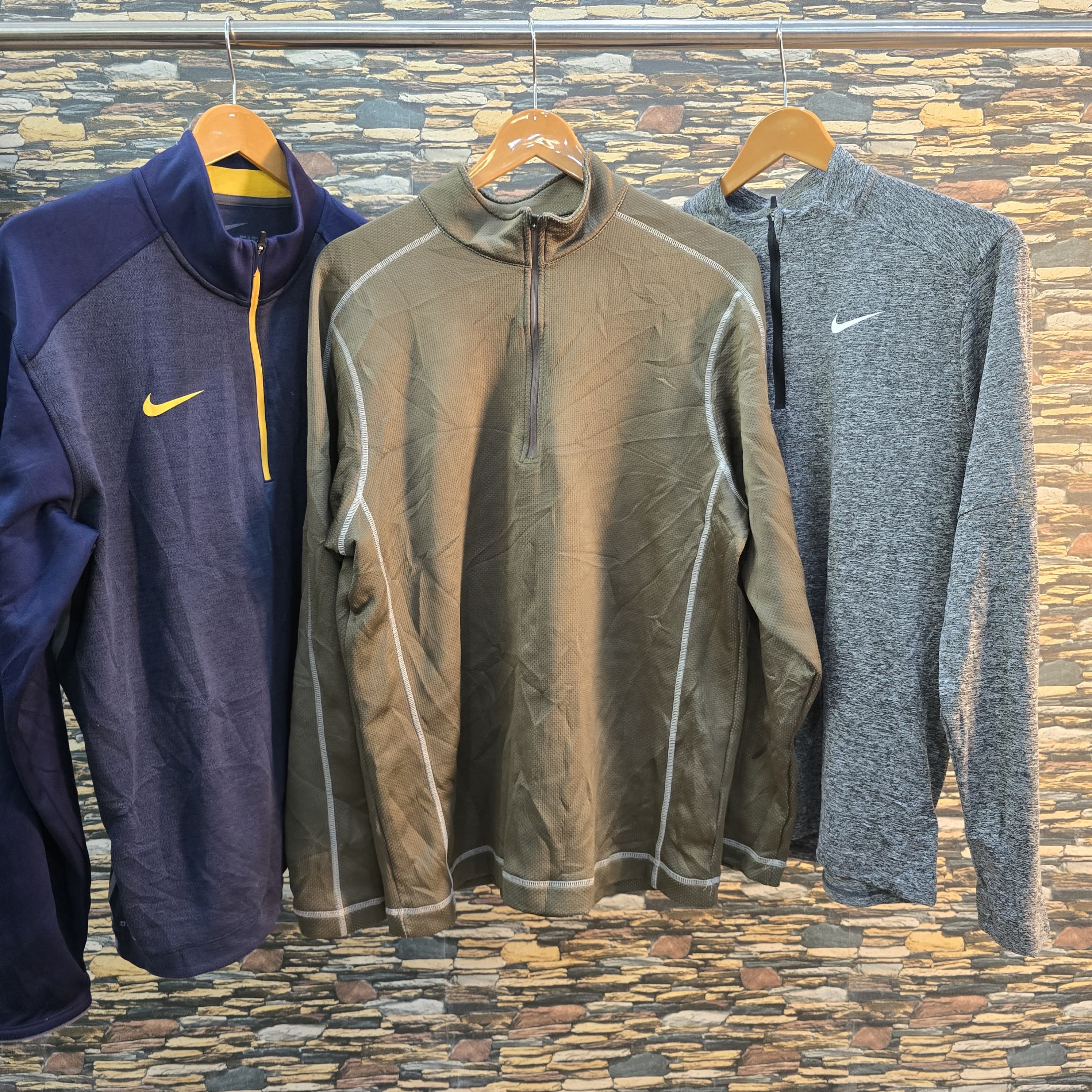 AV-0734 Nike Track Tops