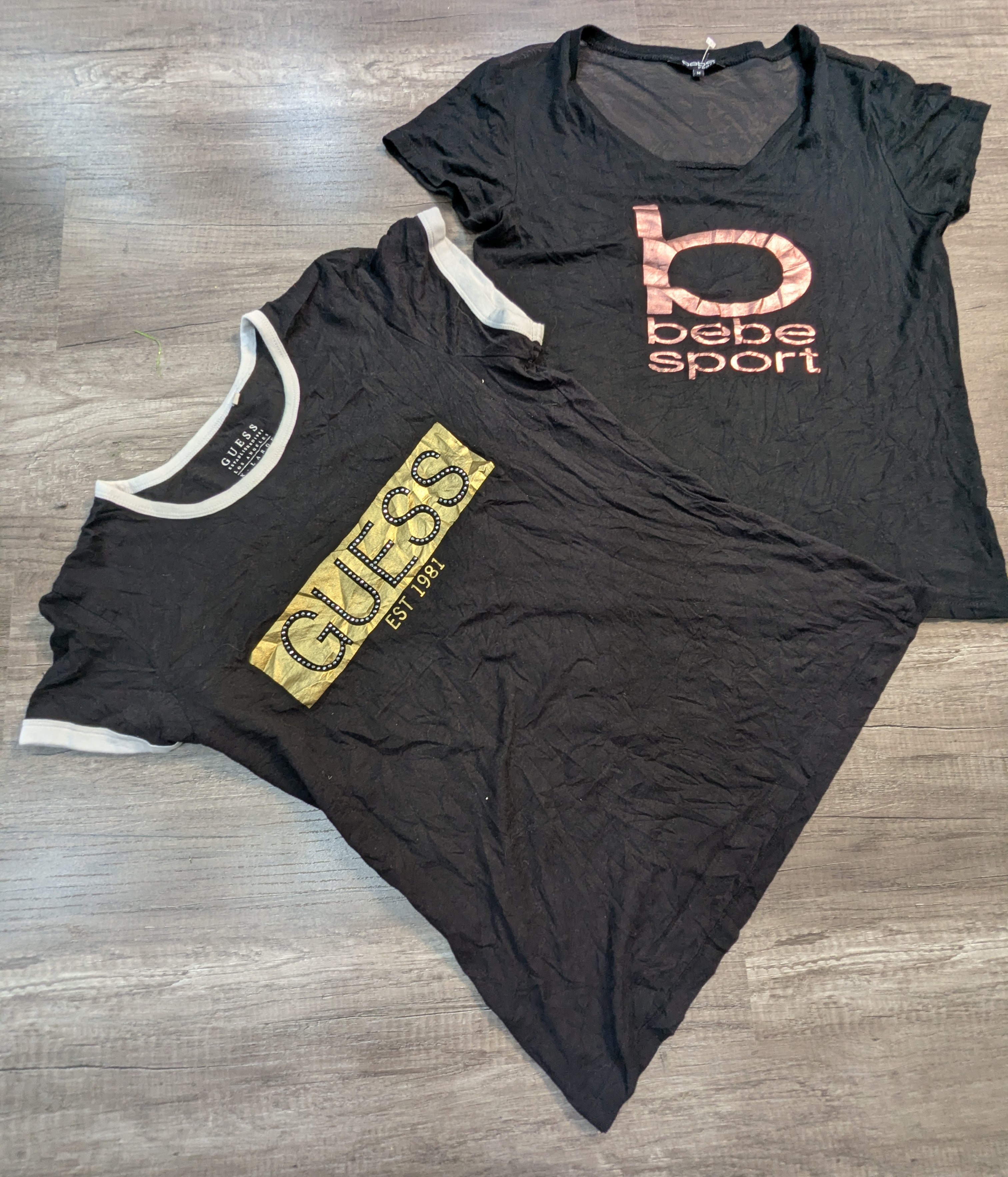 3142 - Bebe , Guess T-Shirts