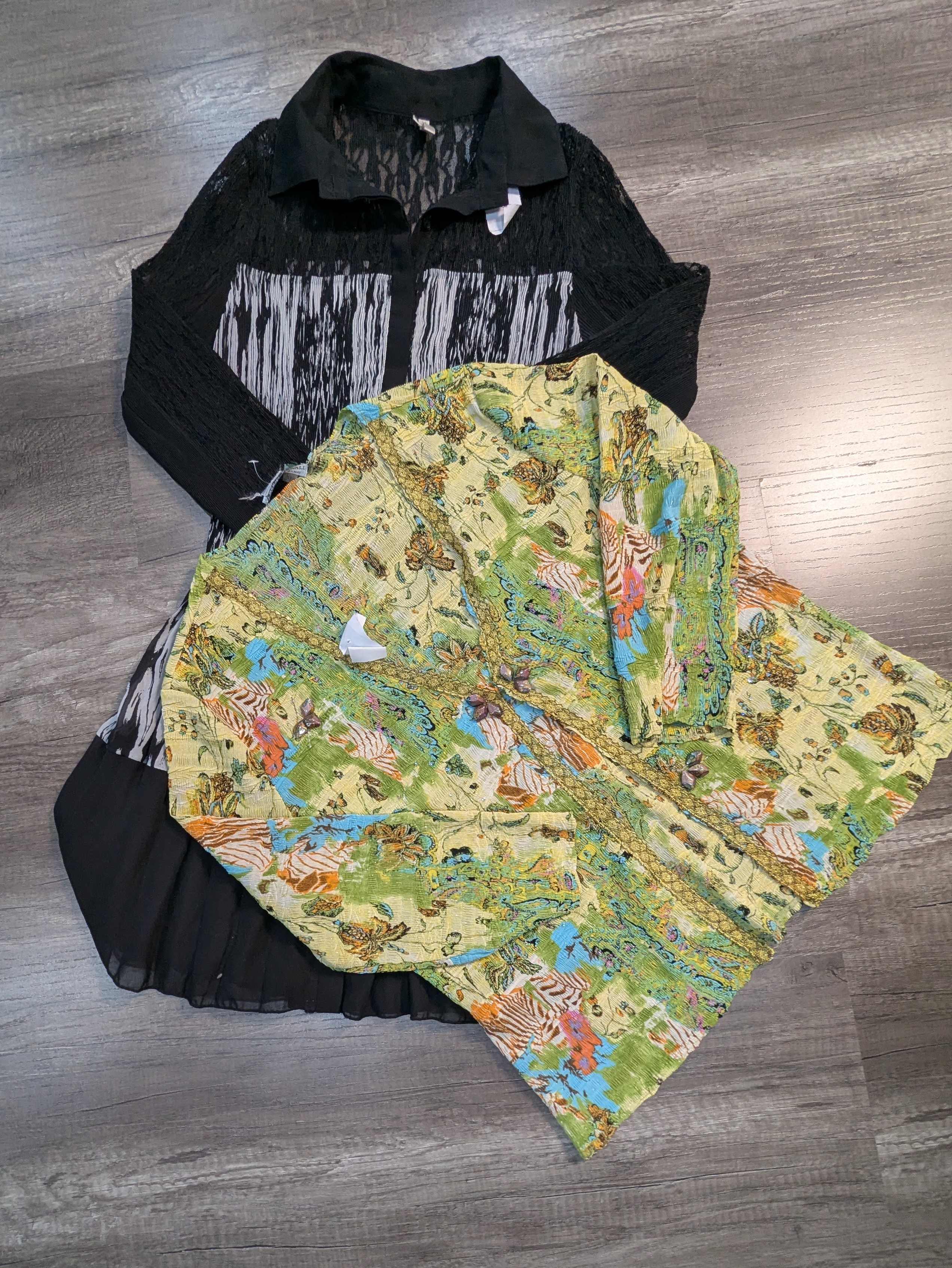 3148 - Blouses et robes de style Y2K