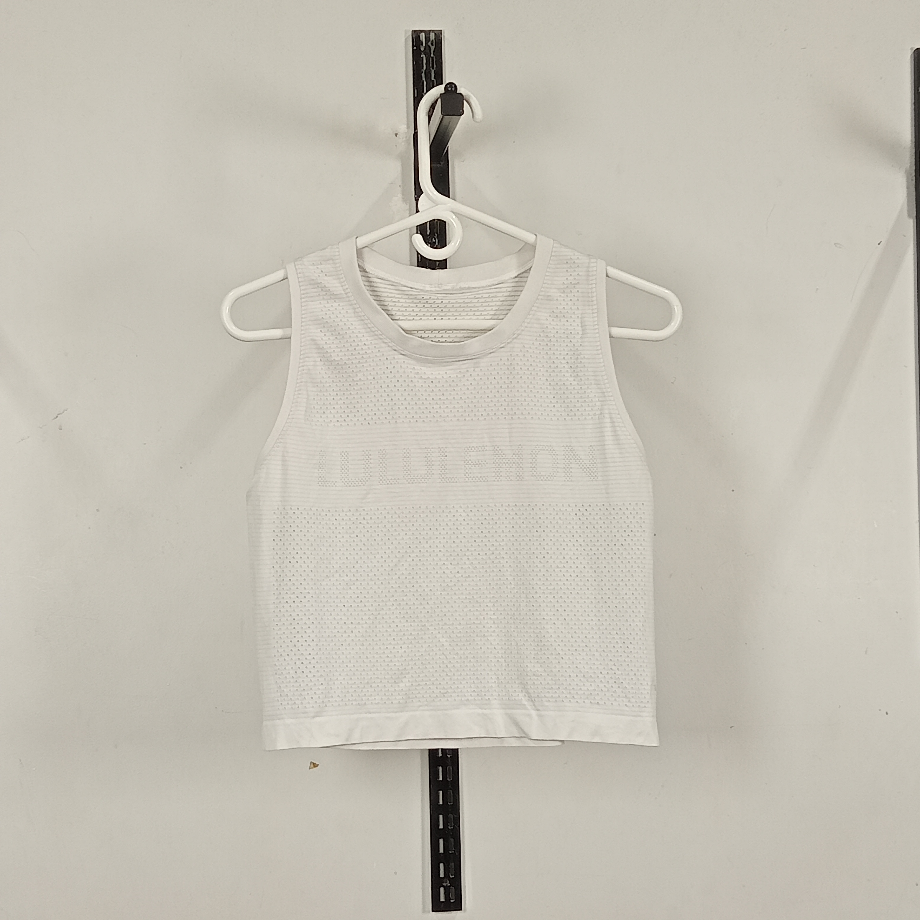 LULULEMON T-SHIRTS & TANK TOPS - BUNDLE 09