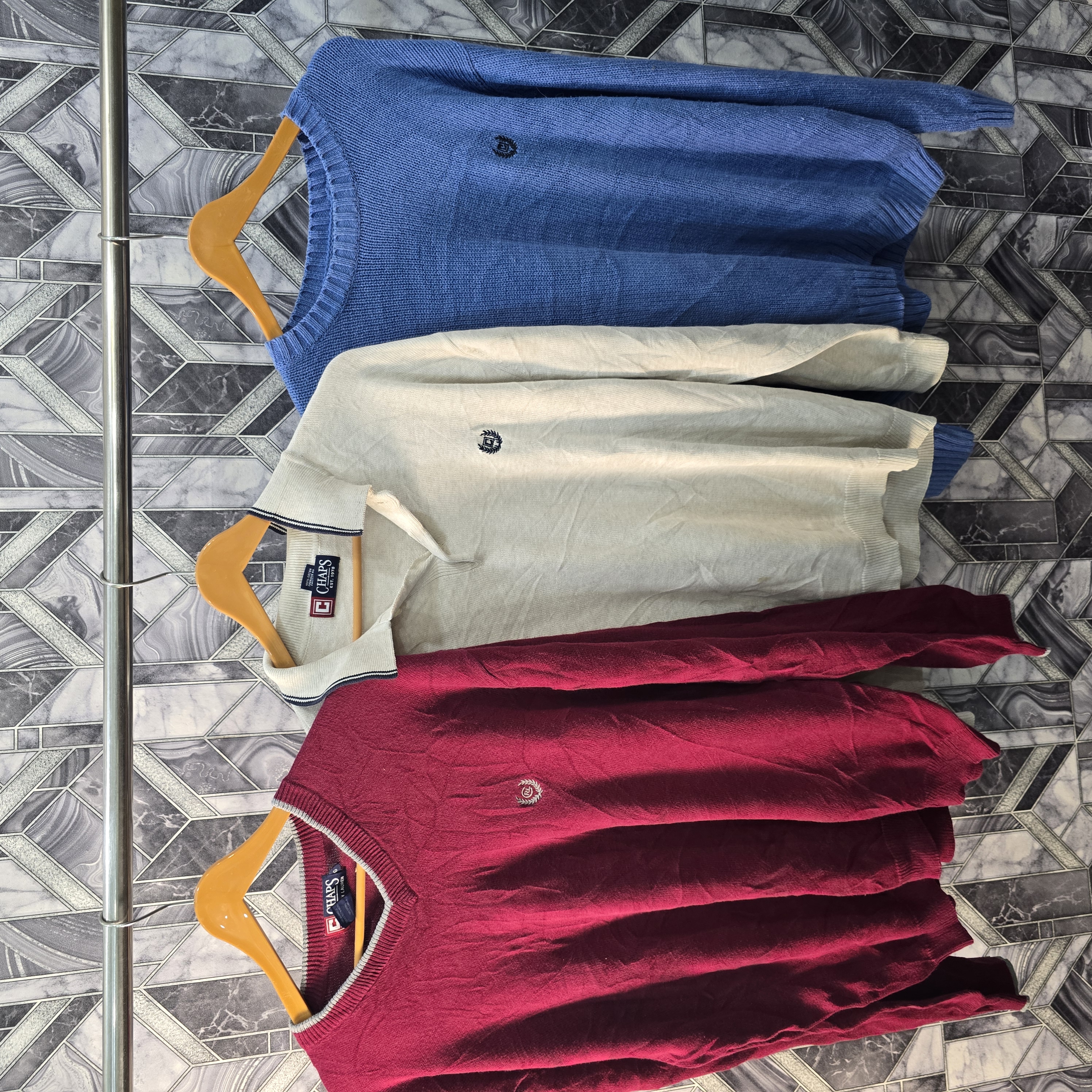 AV-0743 Chaps Sweaters