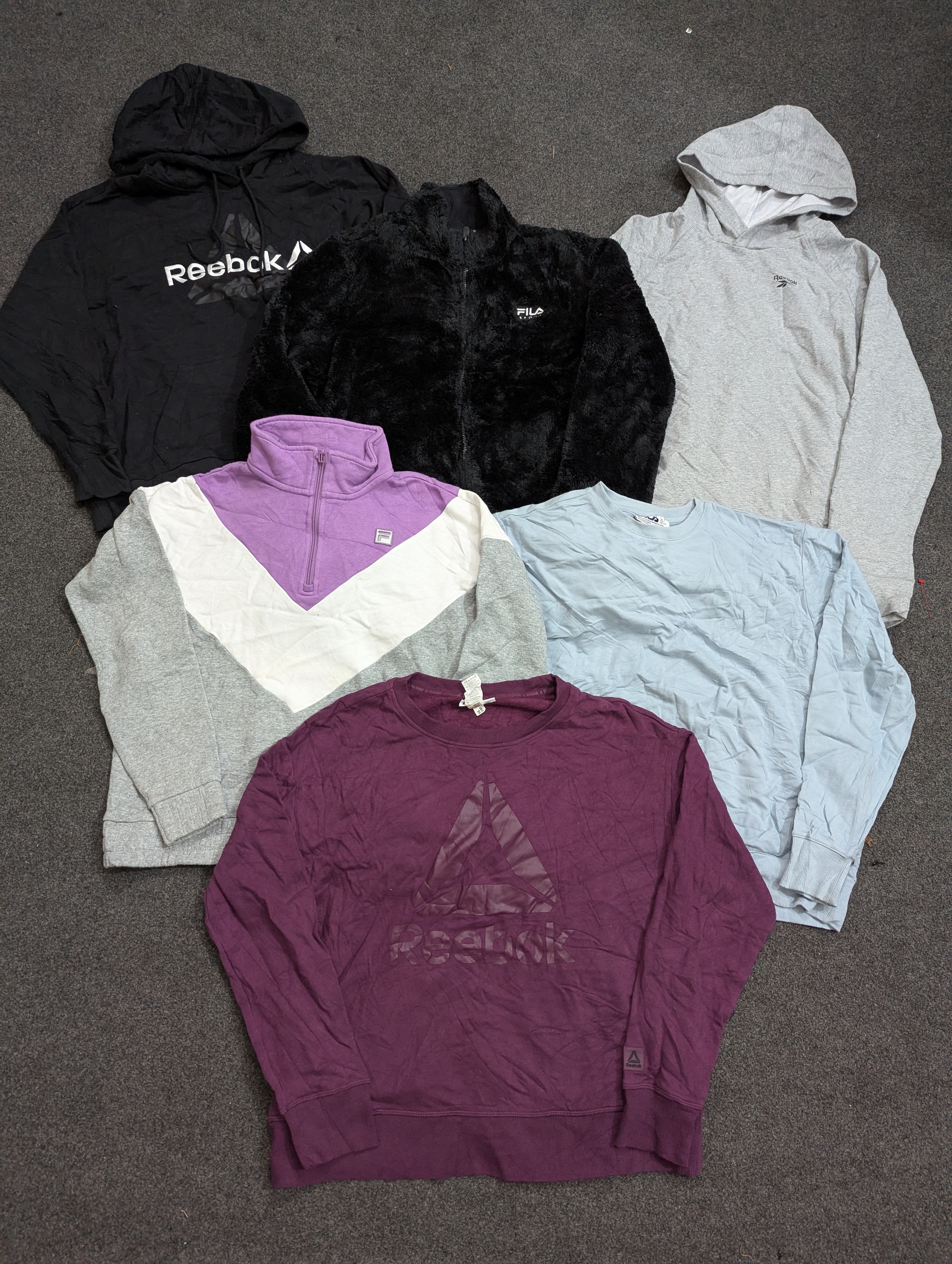 Vintage Fila, Reebok, Champion und Columbia Sweats..