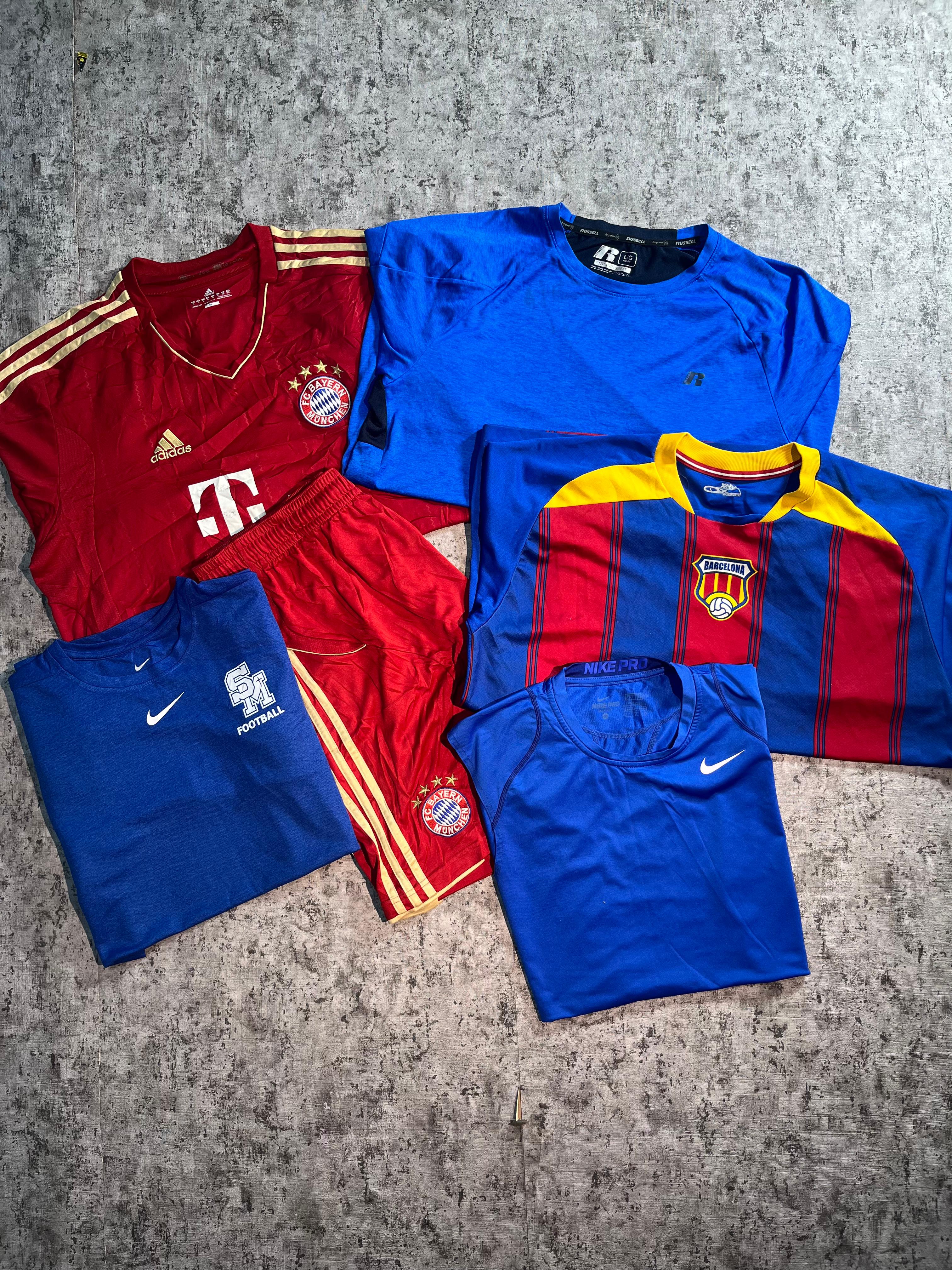 Fußballverein-Trikot und Anzug