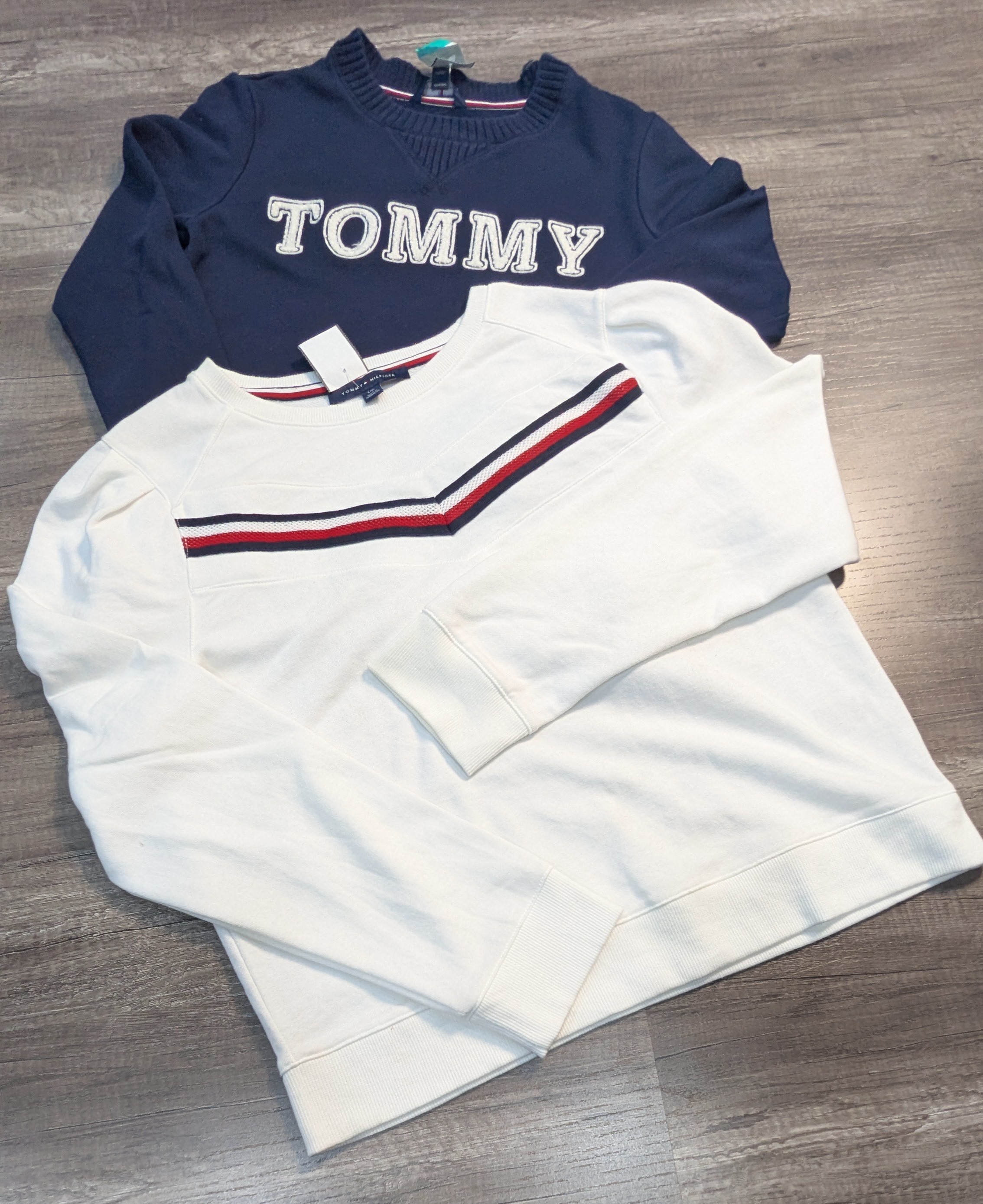 3258 - Tommy Hilfiger Sweatshirt & Langarm-T-Shirt..