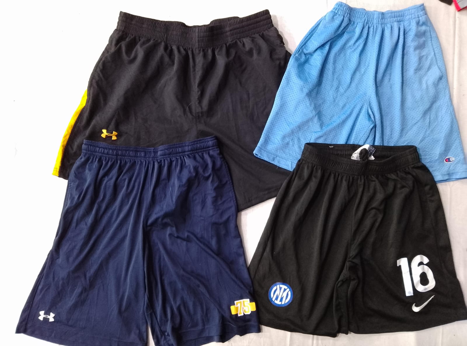 CR6030 Vintage Branded Shorts