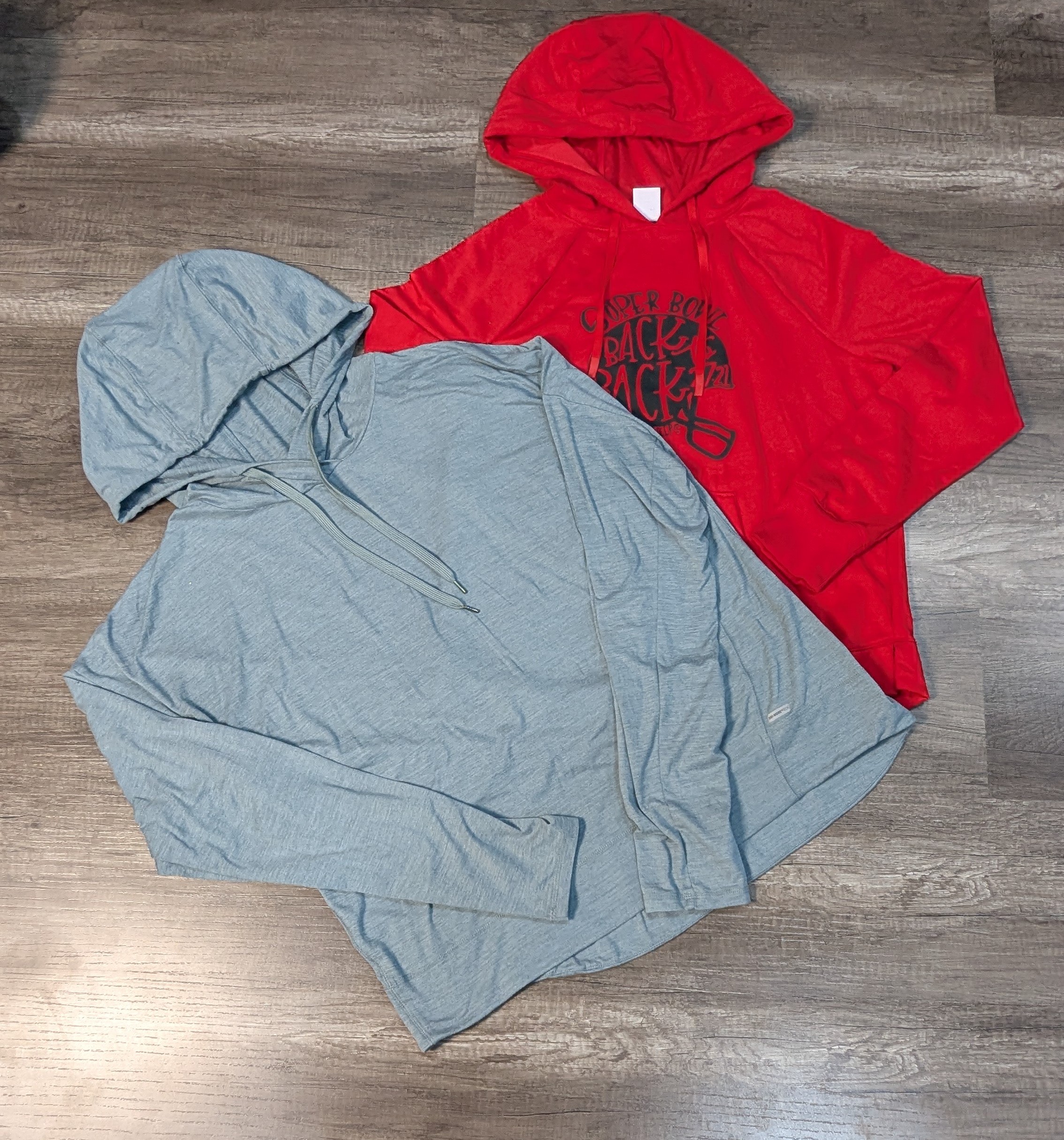 3275 - Sportlicher Hoodie & T-Shirts