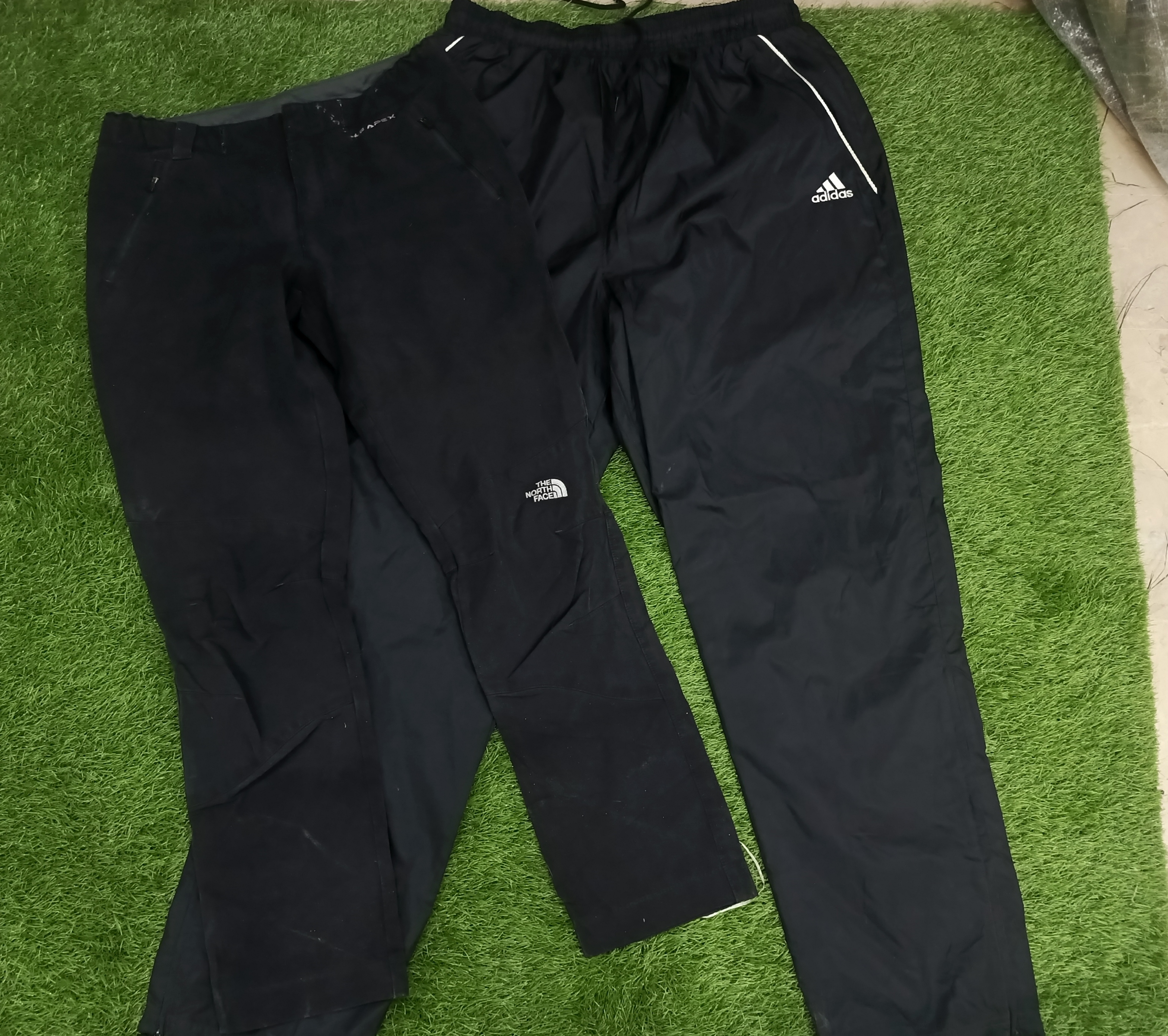 PREMIUM BRANDS NIKE ADIDAS PUMA NORTH FACE REEBOK GYM AND TRACK PENTS ITEM