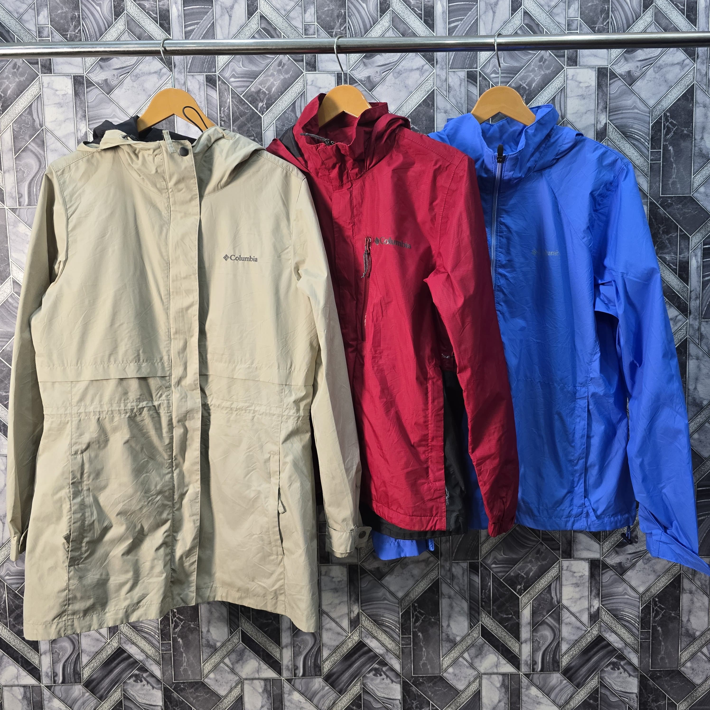 AV-0787 Columbia Windbreaker