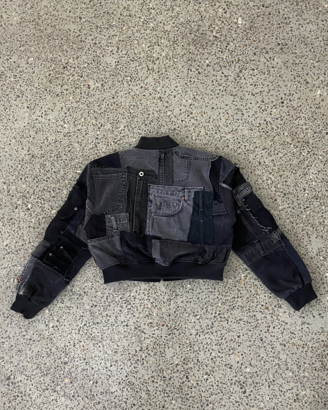 Veste bomber courte en denim patchwork recyclé